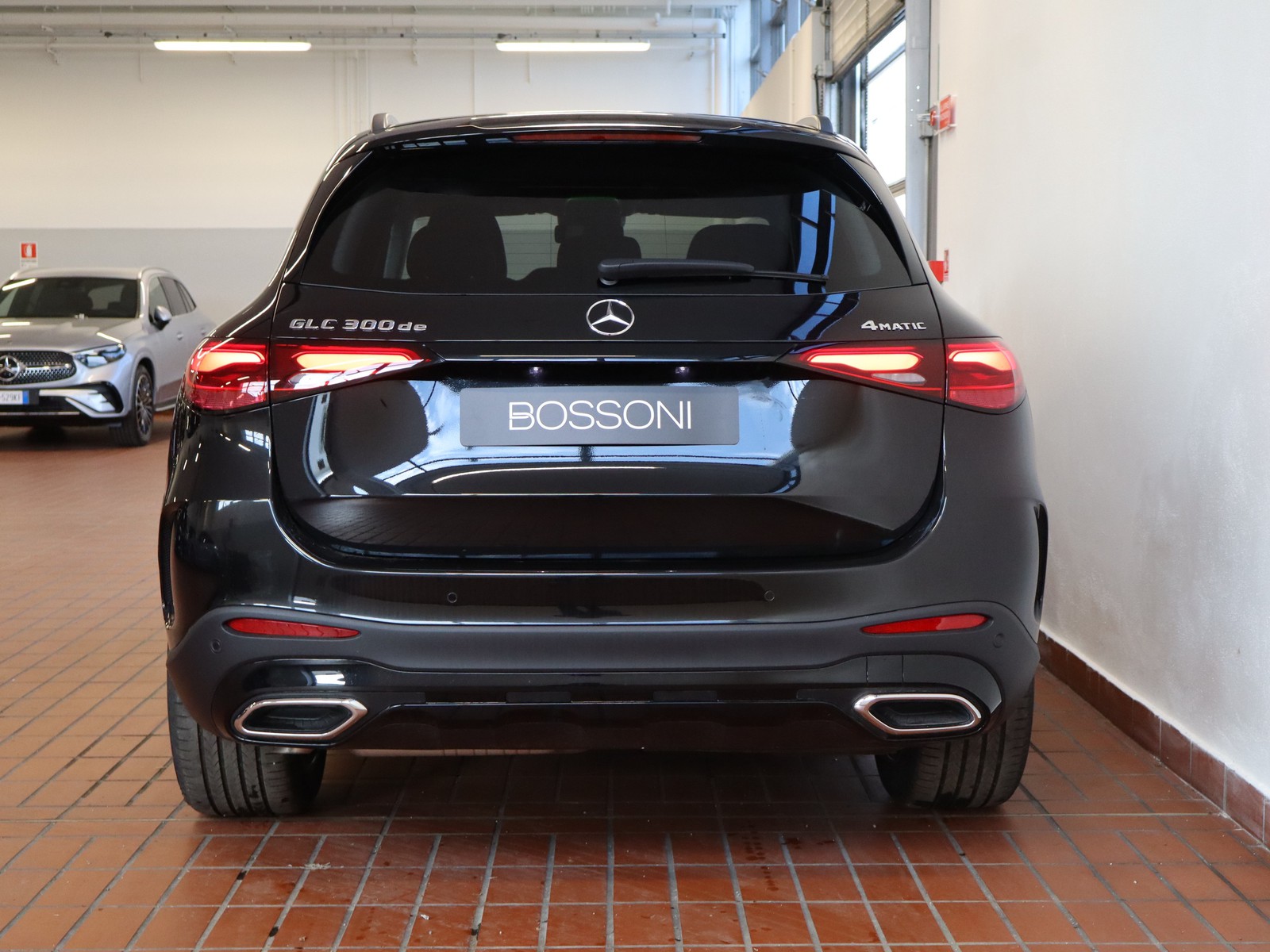 6 - Mercedes GLC suv 300 de plug in hybrid amg line advanced tech 4matic 9g-tronic