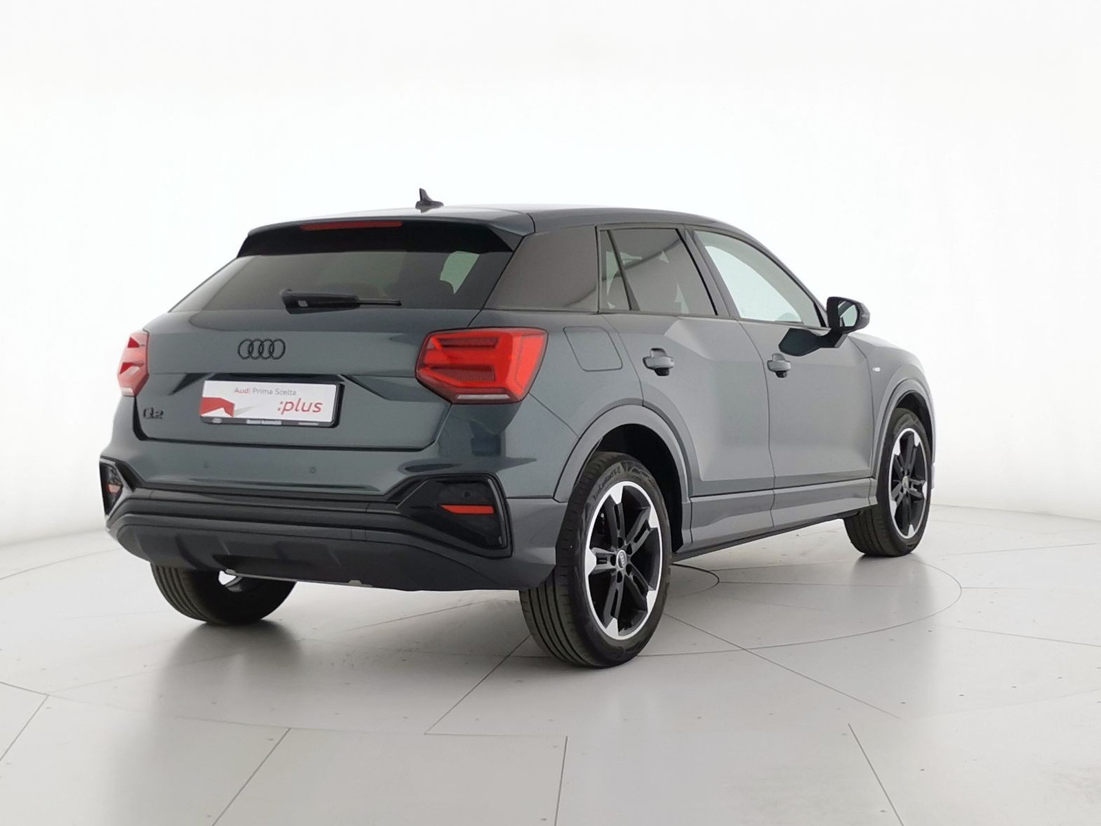 2 - Audi Q2 35 1.5 tfsi carbon edition s tronic