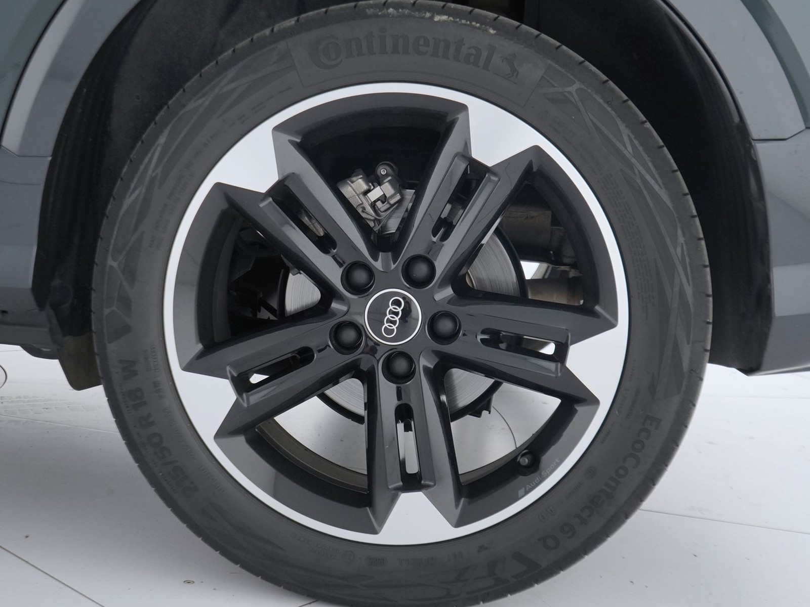 12 - Audi Q2 35 1.5 tfsi carbon edition s tronic