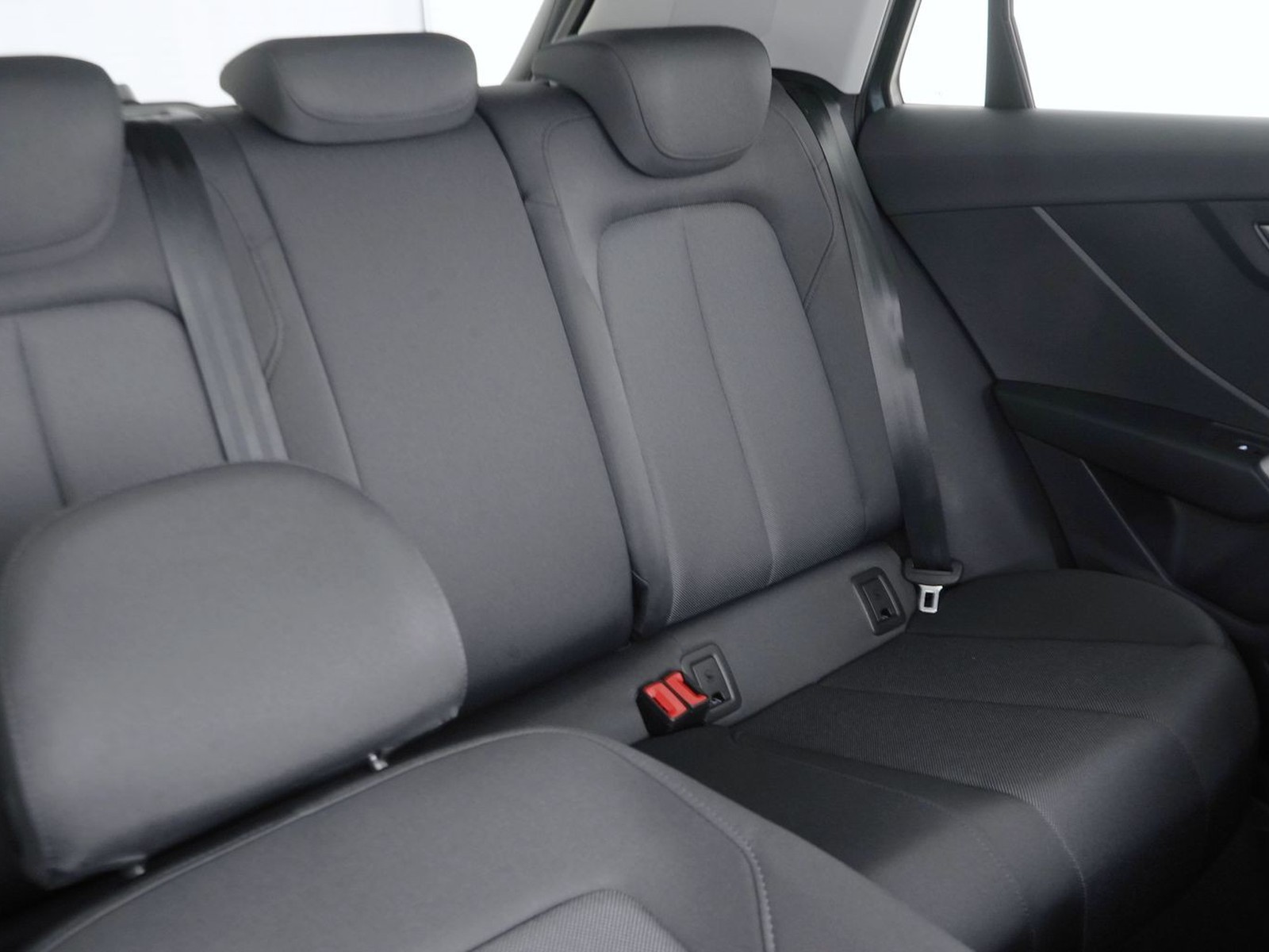 21 - Audi Q2 35 1.5 tfsi carbon edition s tronic