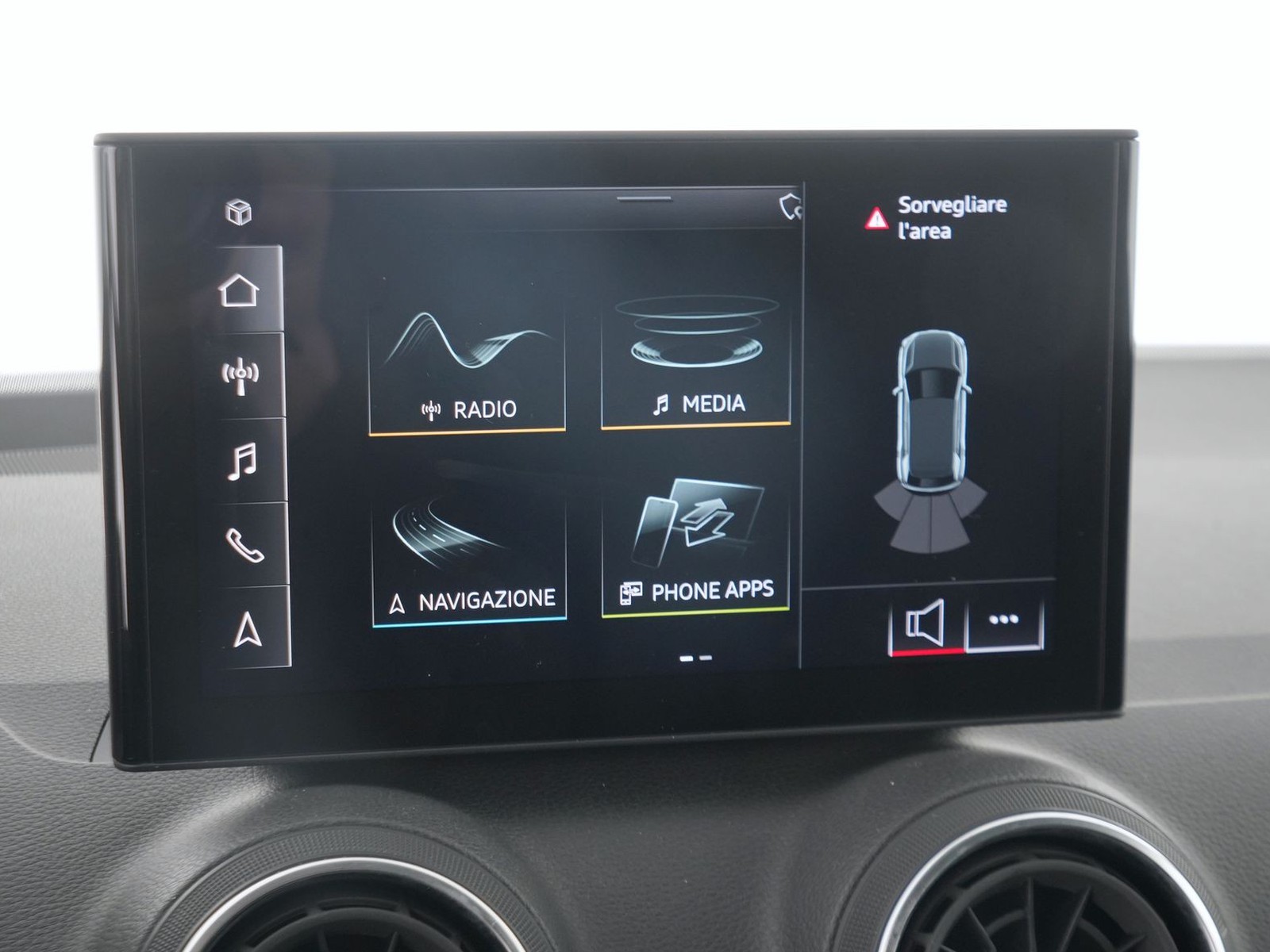 27 - Audi Q2 35 1.5 tfsi carbon edition s tronic