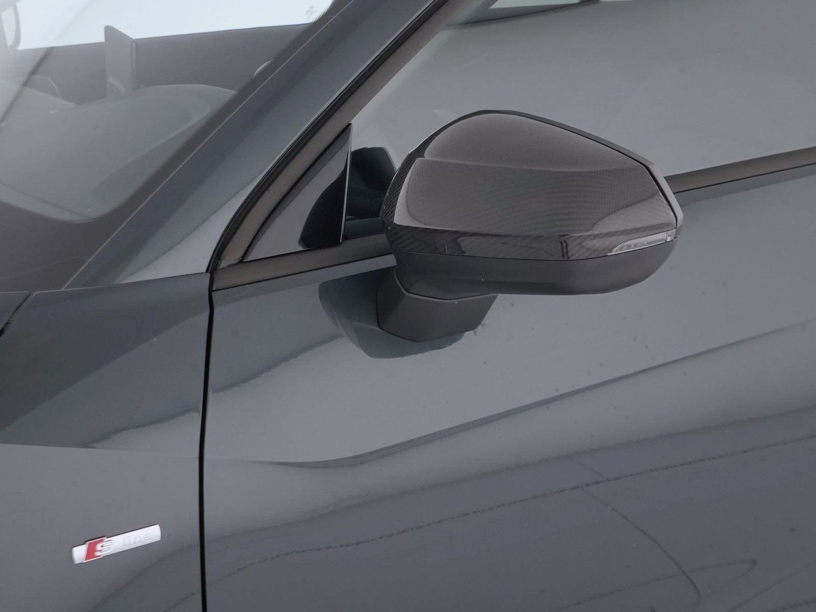 32 - Audi Q2 35 1.5 tfsi carbon edition s tronic