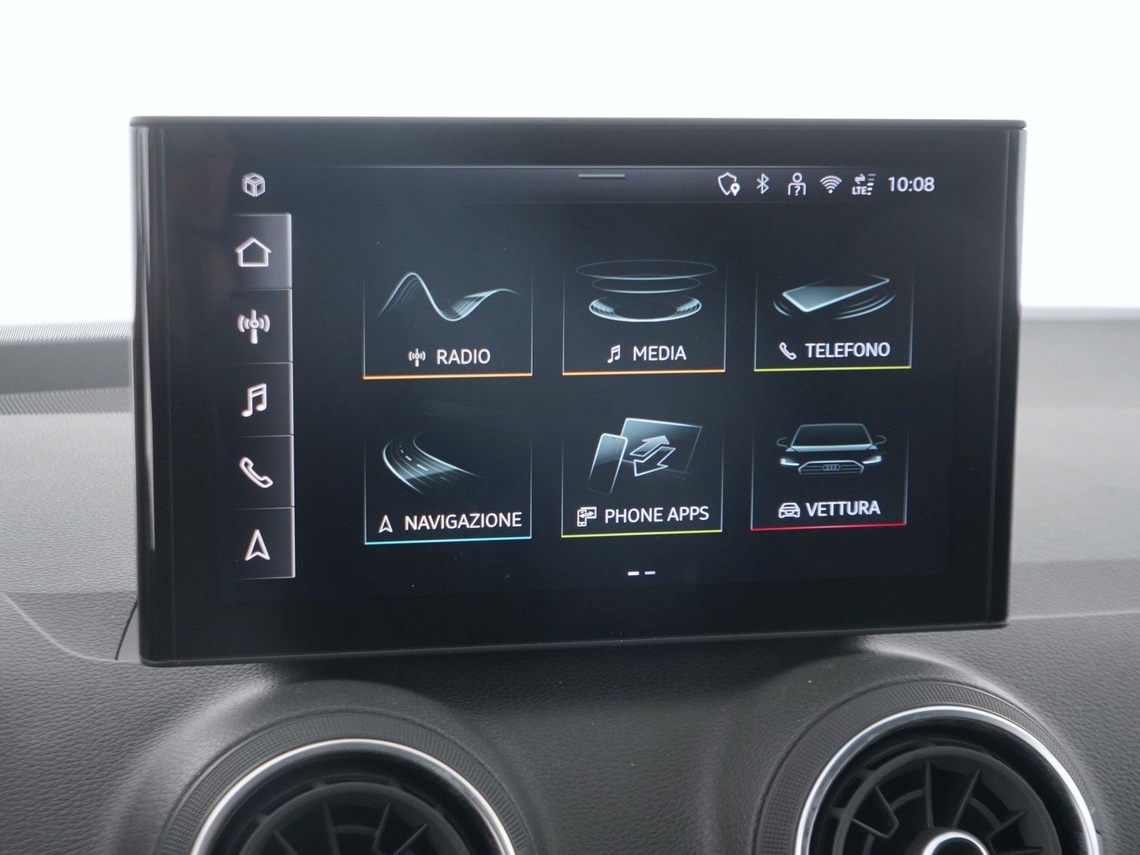 10 - Audi Q2 35 1.5 tfsi carbon edition s tronic