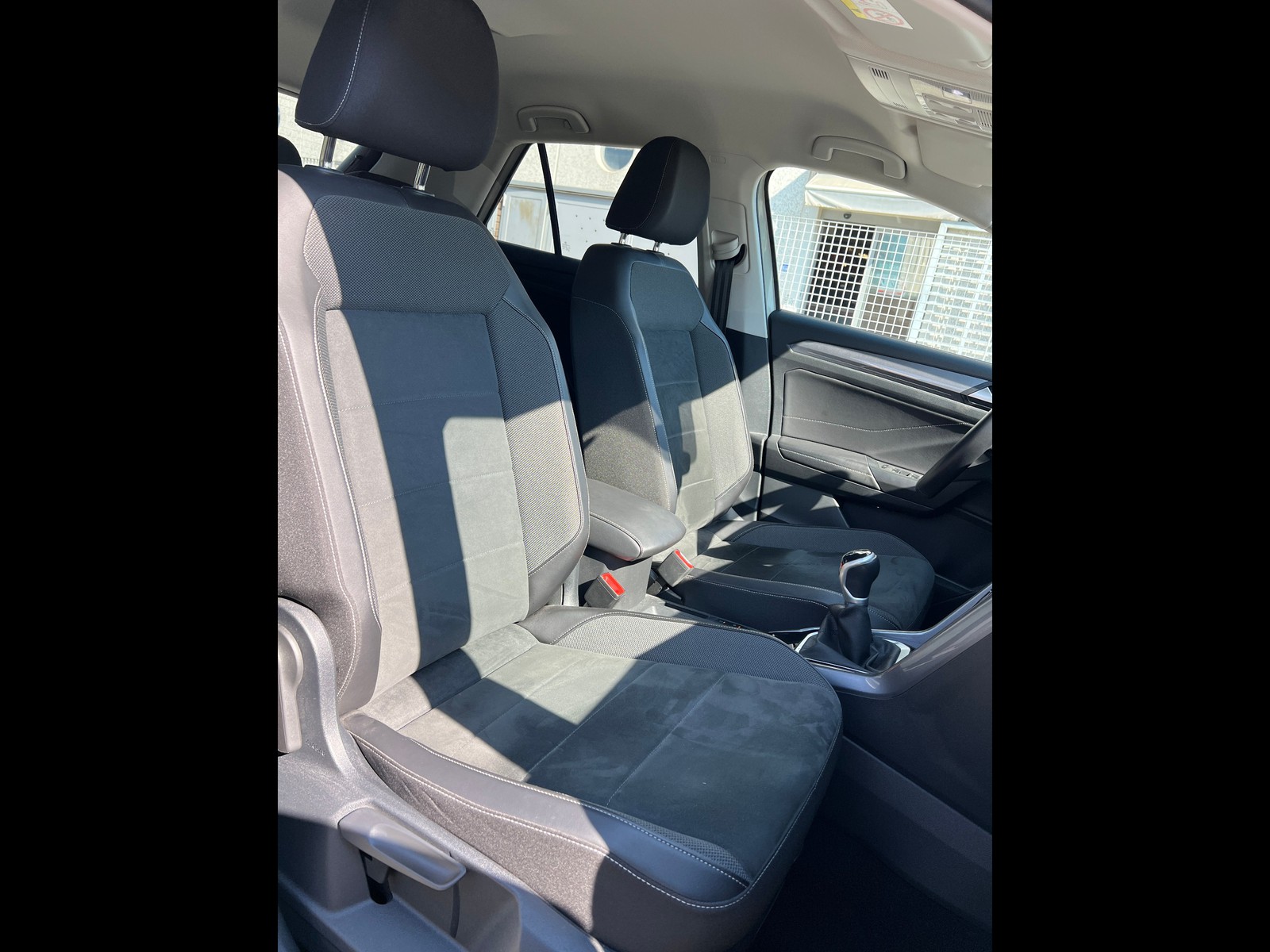 11 - Volkswagen T-Roc 1.0 tsi 110cv style