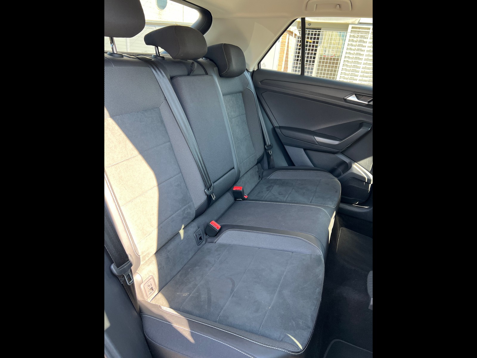 12 - Volkswagen T-Roc 1.0 tsi 110cv style