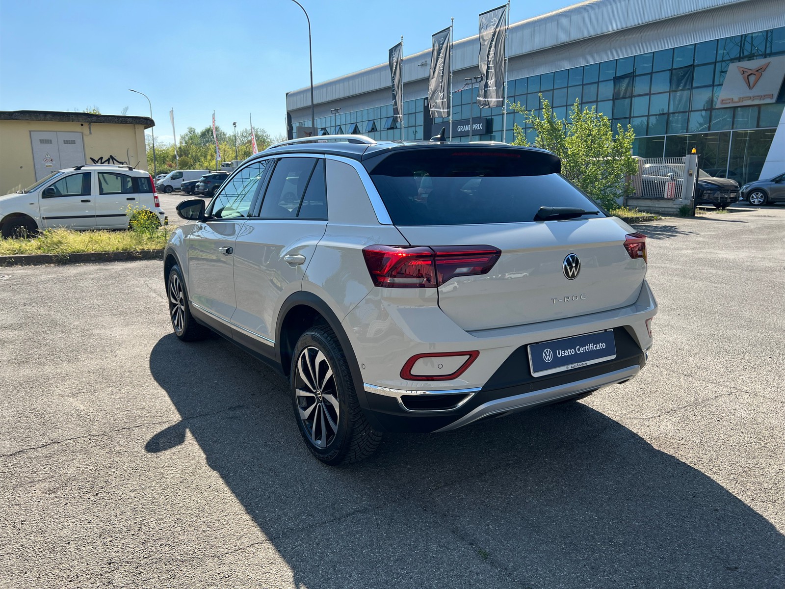 4 - Volkswagen T-Roc 1.0 tsi 110cv style