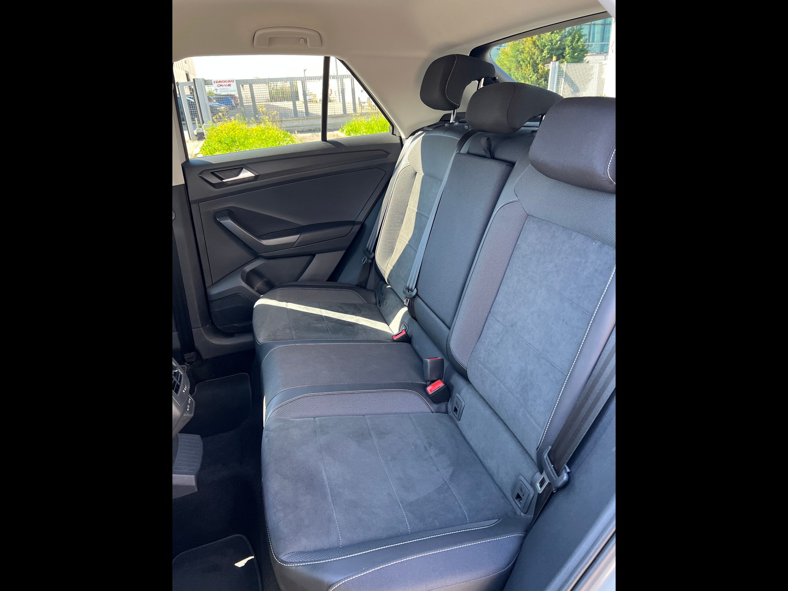 10 - Volkswagen T-Roc 1.0 tsi 110cv style