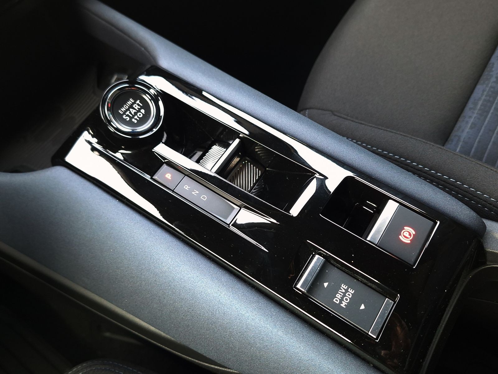 18 - Alfa Romeo Junior 1.2 hybrid 145cv ibrida edct6