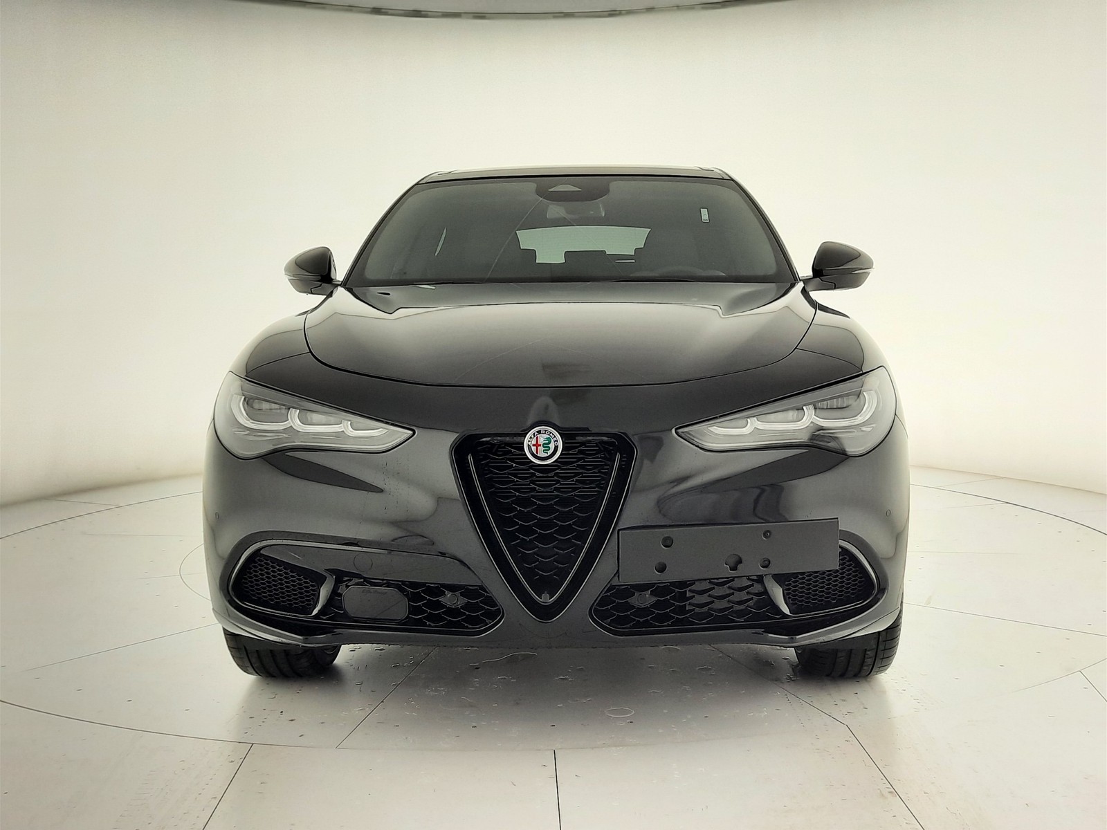 2 - Alfa Romeo Stelvio 2.2 turbo 210cv veloce q4 at8