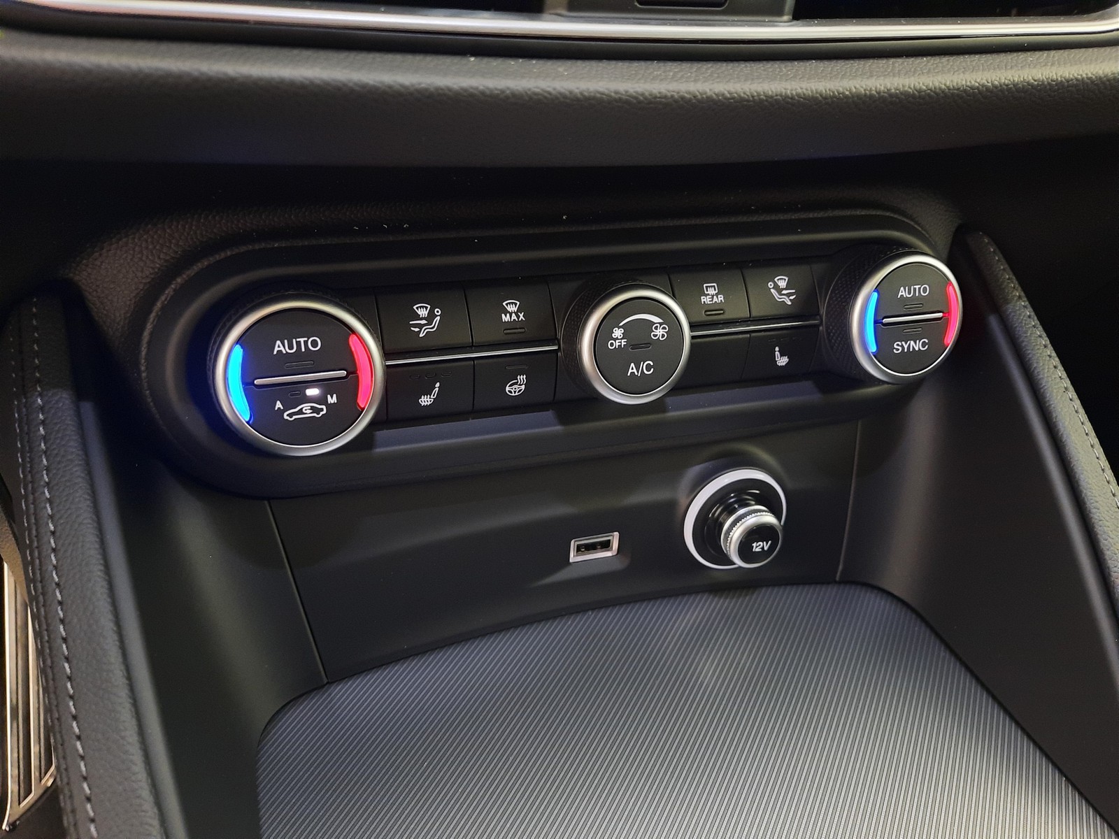 11 - Alfa Romeo Stelvio 2.2 turbo 210cv veloce q4 at8