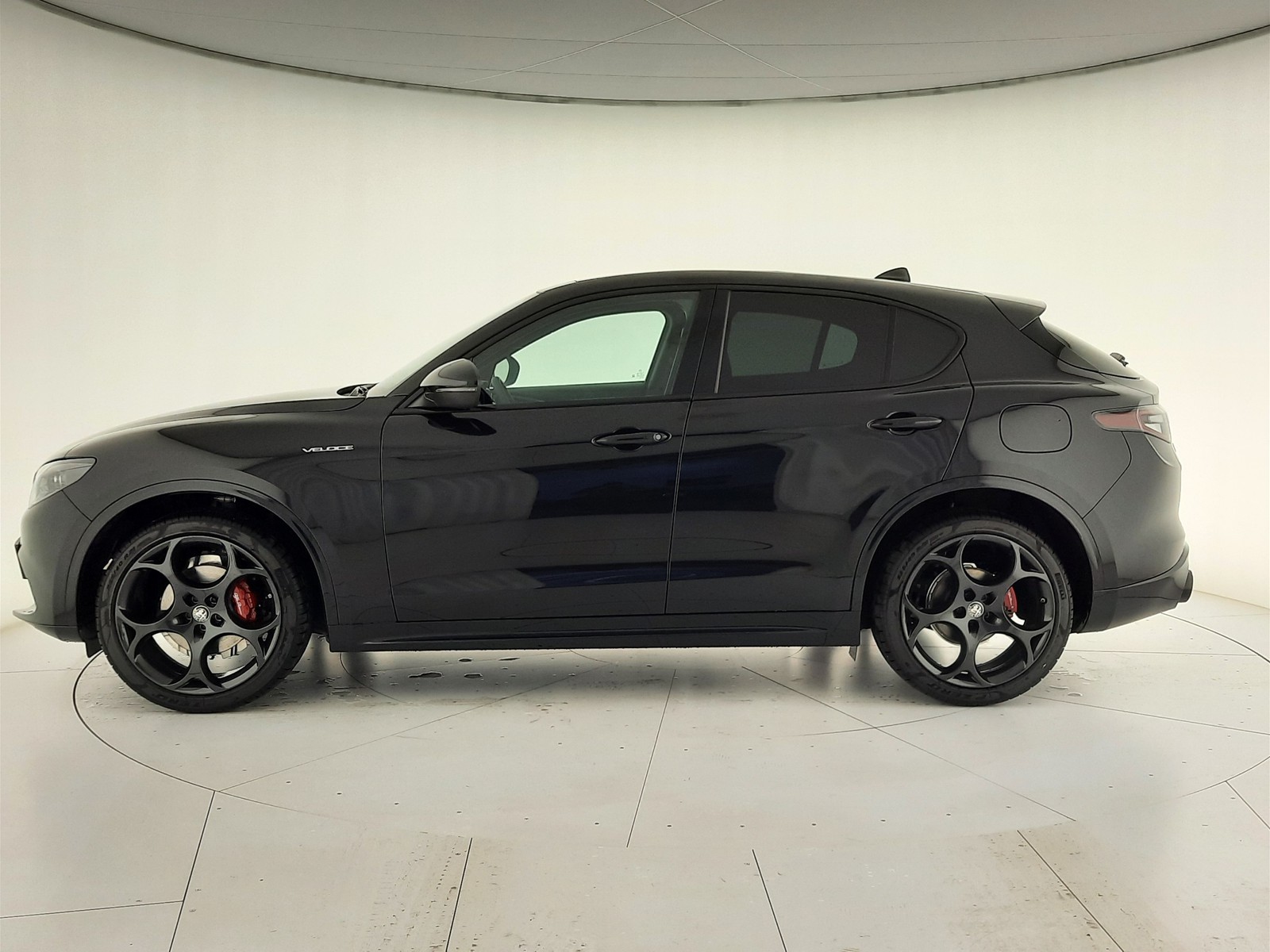 3 - Alfa Romeo Stelvio 2.2 turbo 210cv veloce q4 at8