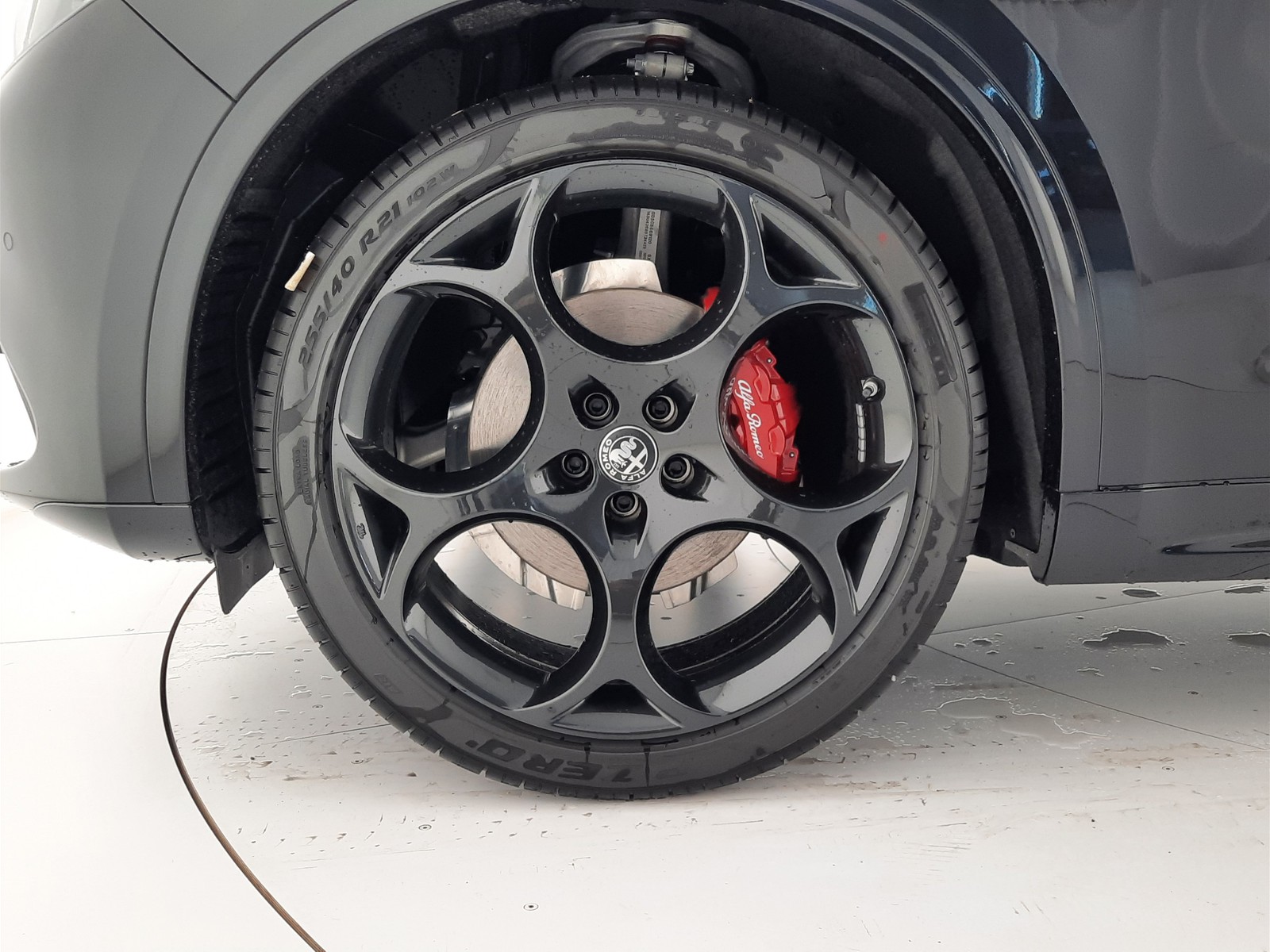 24 - Alfa Romeo Stelvio 2.2 turbo 210cv veloce q4 at8