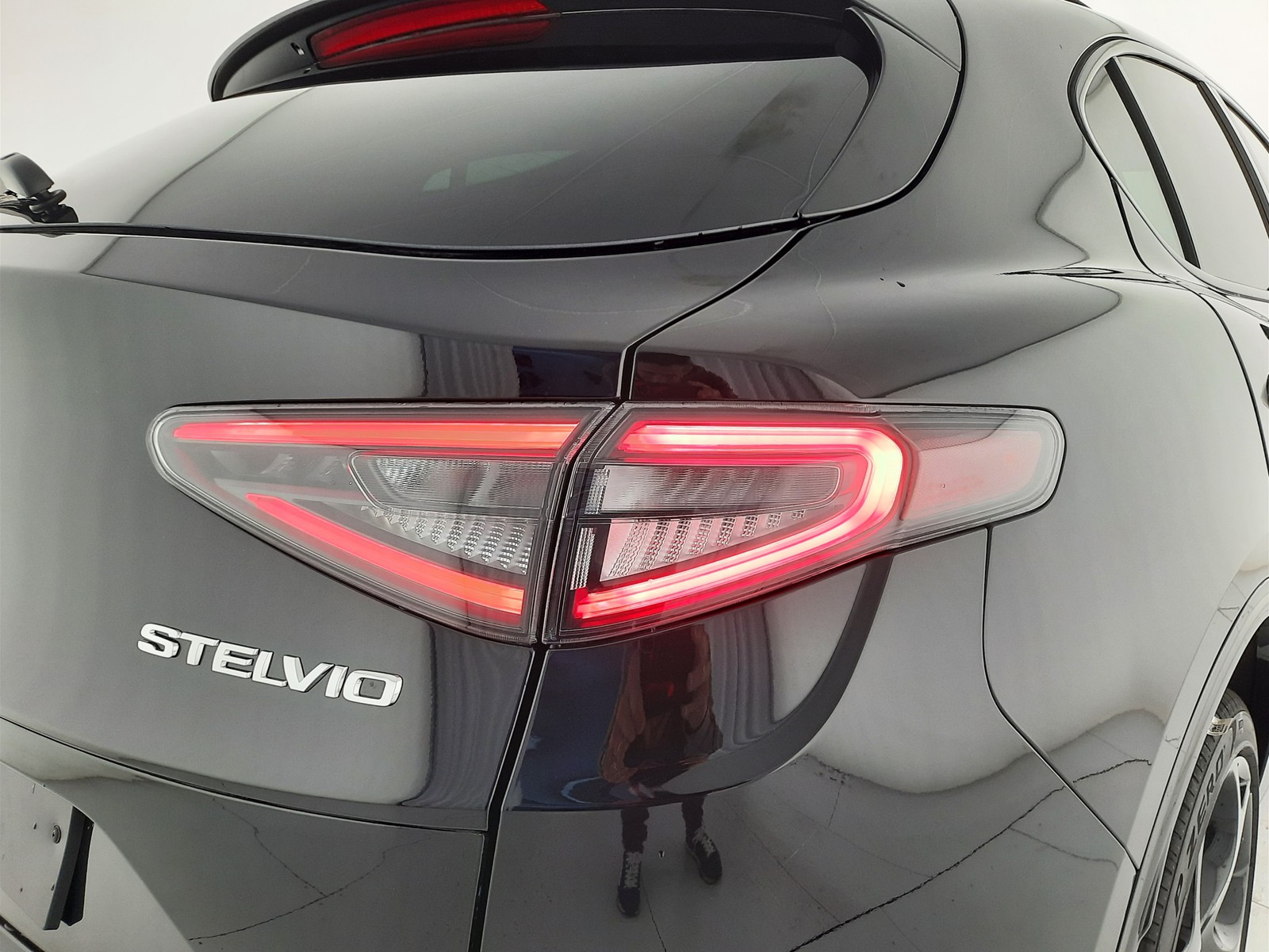 27 - Alfa Romeo Stelvio 2.2 turbo 210cv veloce q4 at8