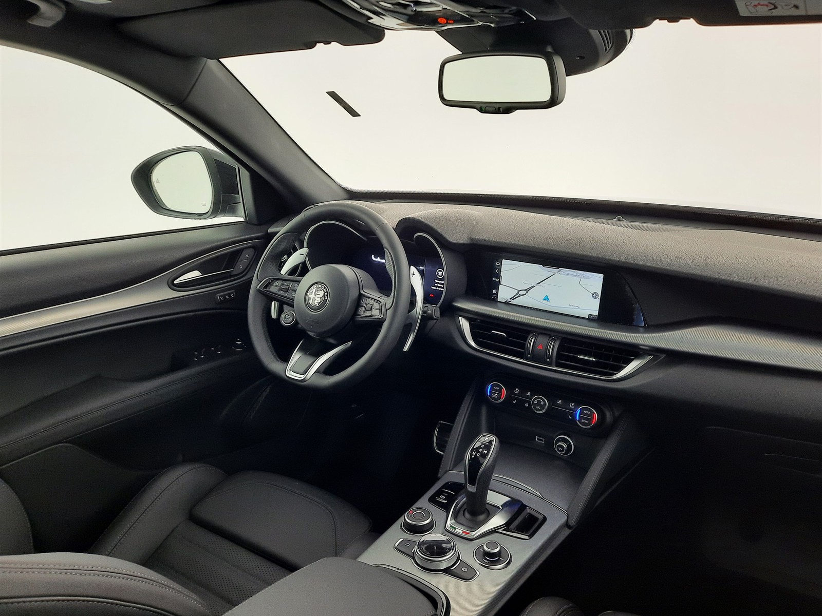 5 - Alfa Romeo Stelvio 2.2 turbo 210cv veloce q4 at8