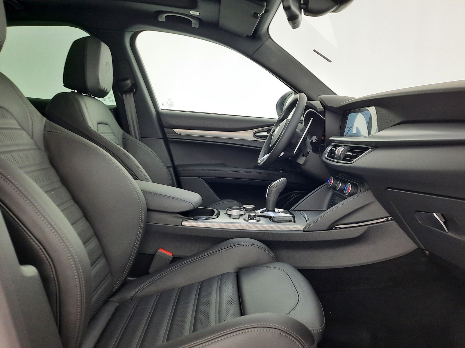 8 - Alfa Romeo Stelvio 2.2 turbo 210cv veloce q4 at8