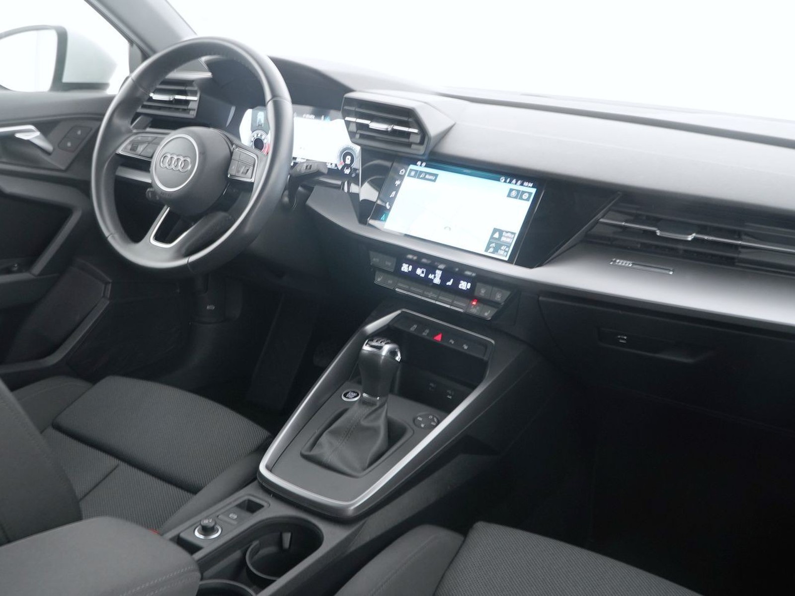 4 - Audi A3 sportback 30 1.0 tfsi business advanced