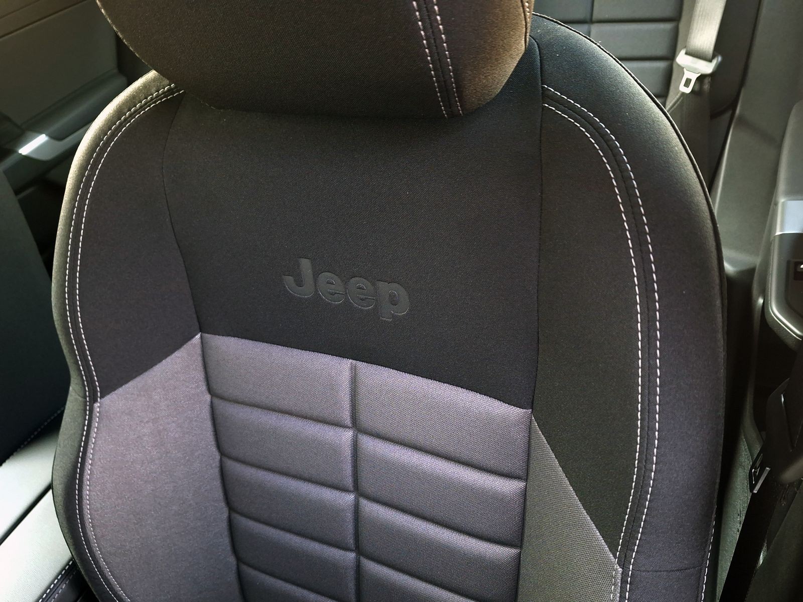 21 - Jeep Compass 1.2 turbo e-hybrid mhev 145cv altitude fwd edct6