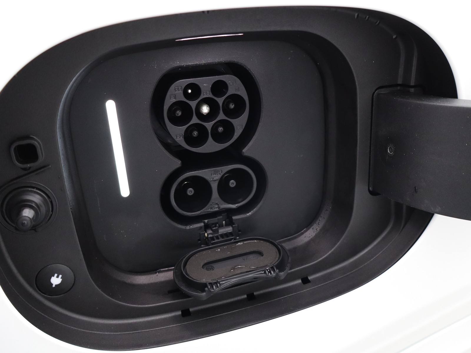 18 - Mercedes GLC eq 400 advanced plus 4matic