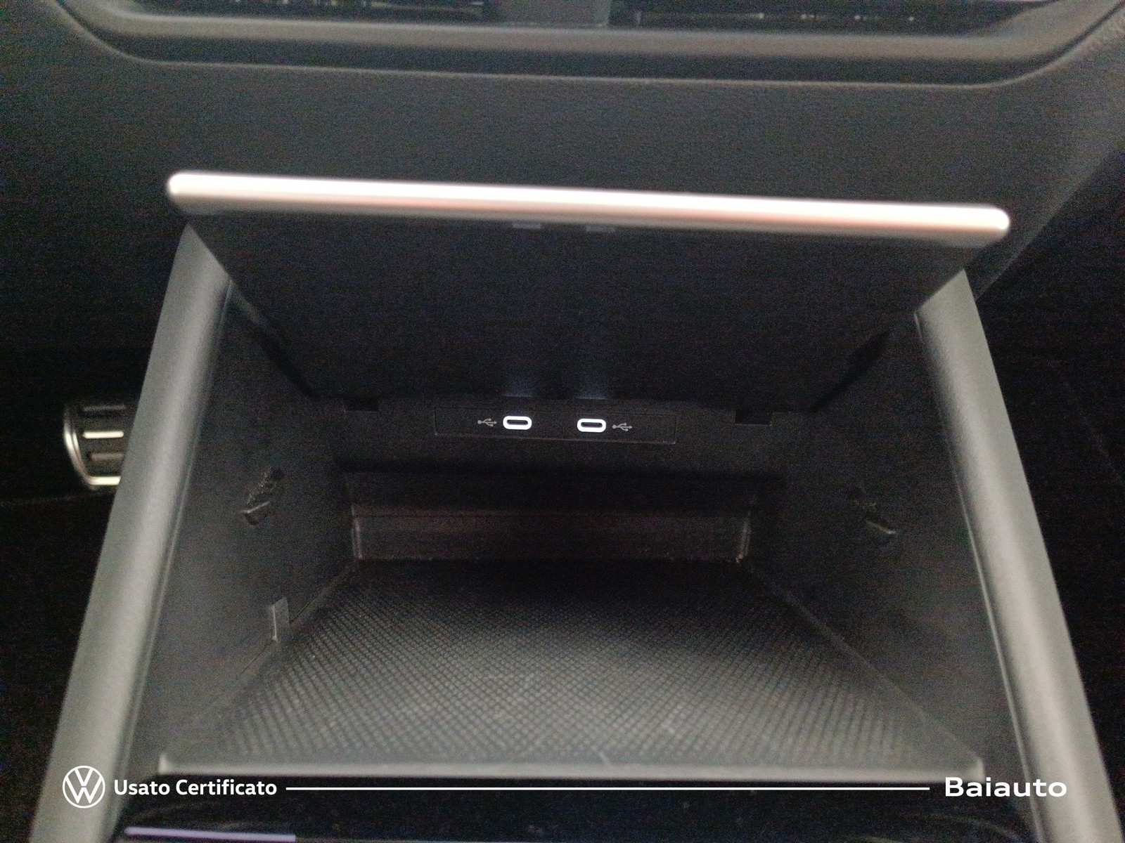 12 - Volkswagen Tiguan 2.0 tdi scr 150cv r-line dsg