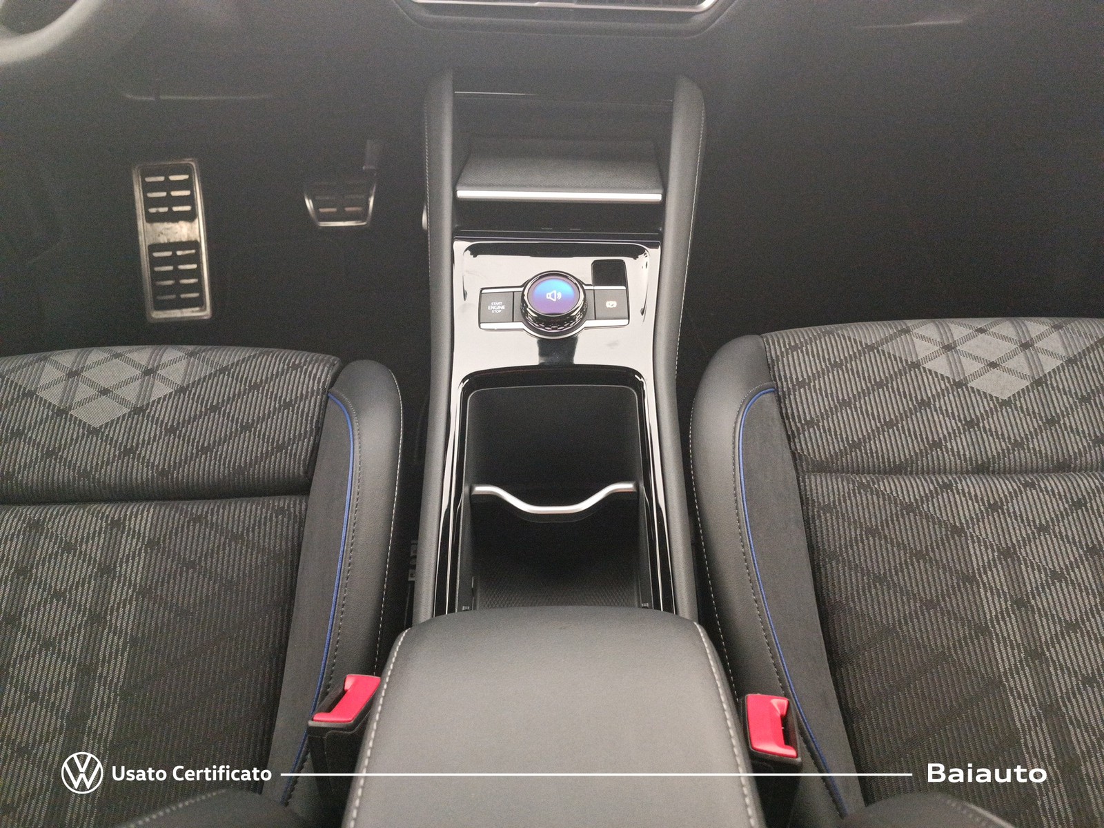 14 - Volkswagen Tiguan 2.0 tdi scr 150cv r-line dsg