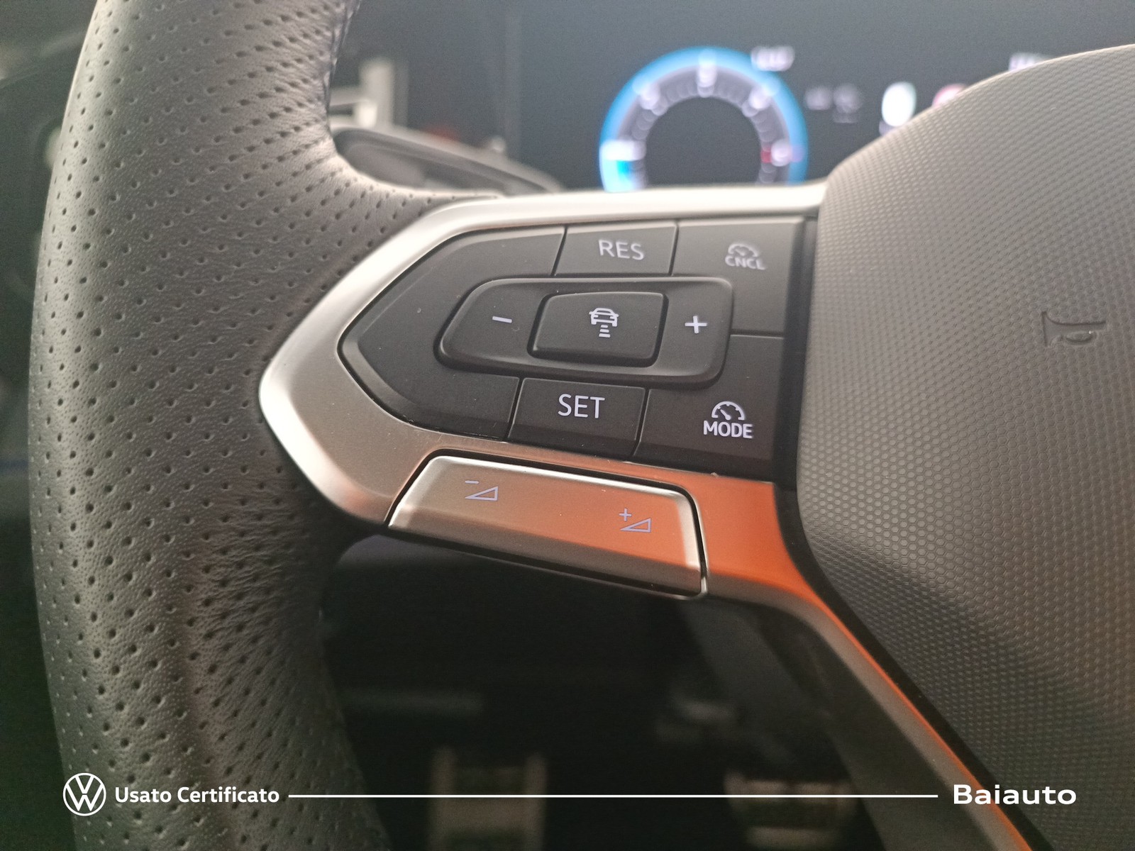 15 - Volkswagen Tiguan 2.0 tdi scr 150cv r-line dsg