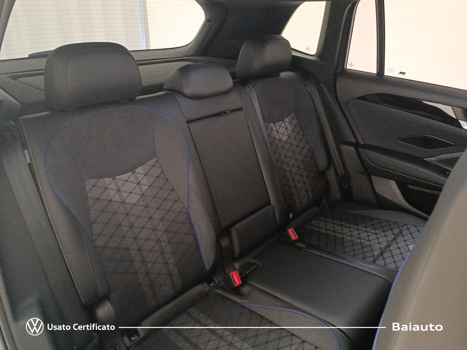 21 - Volkswagen Tiguan 2.0 tdi scr 150cv r-line dsg