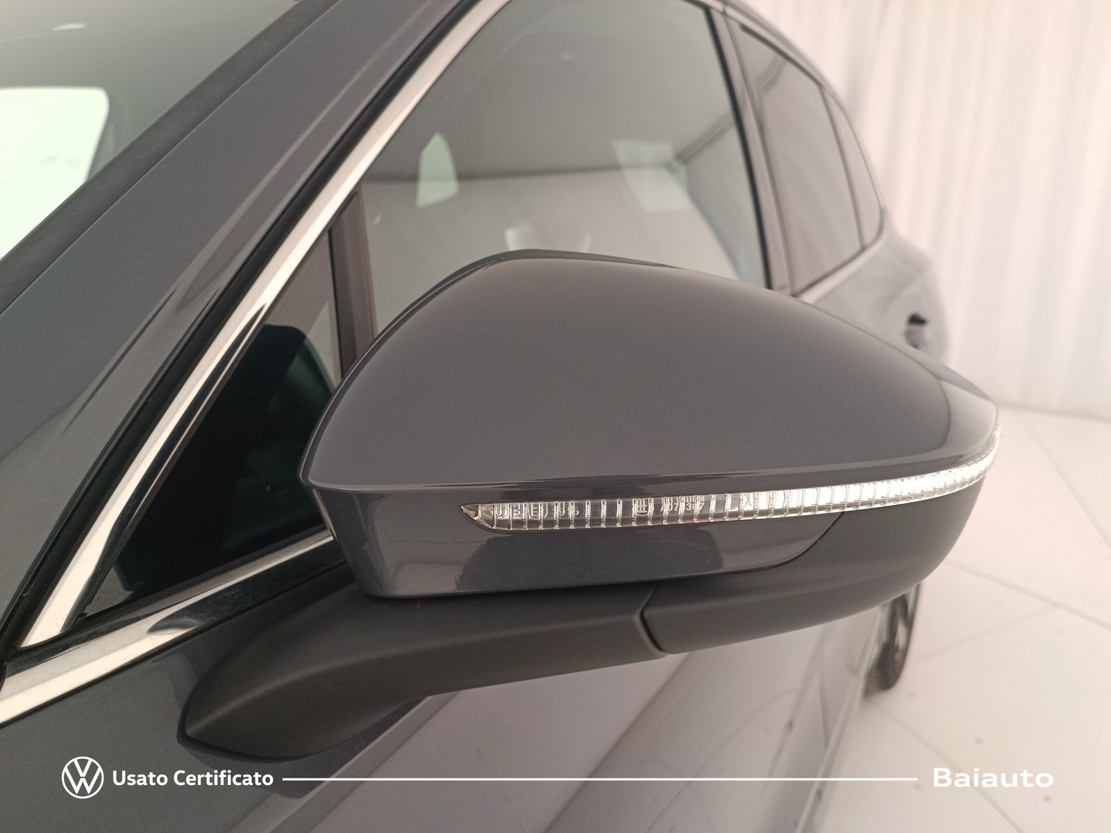 24 - Volkswagen Tiguan 2.0 tdi scr 150cv r-line dsg