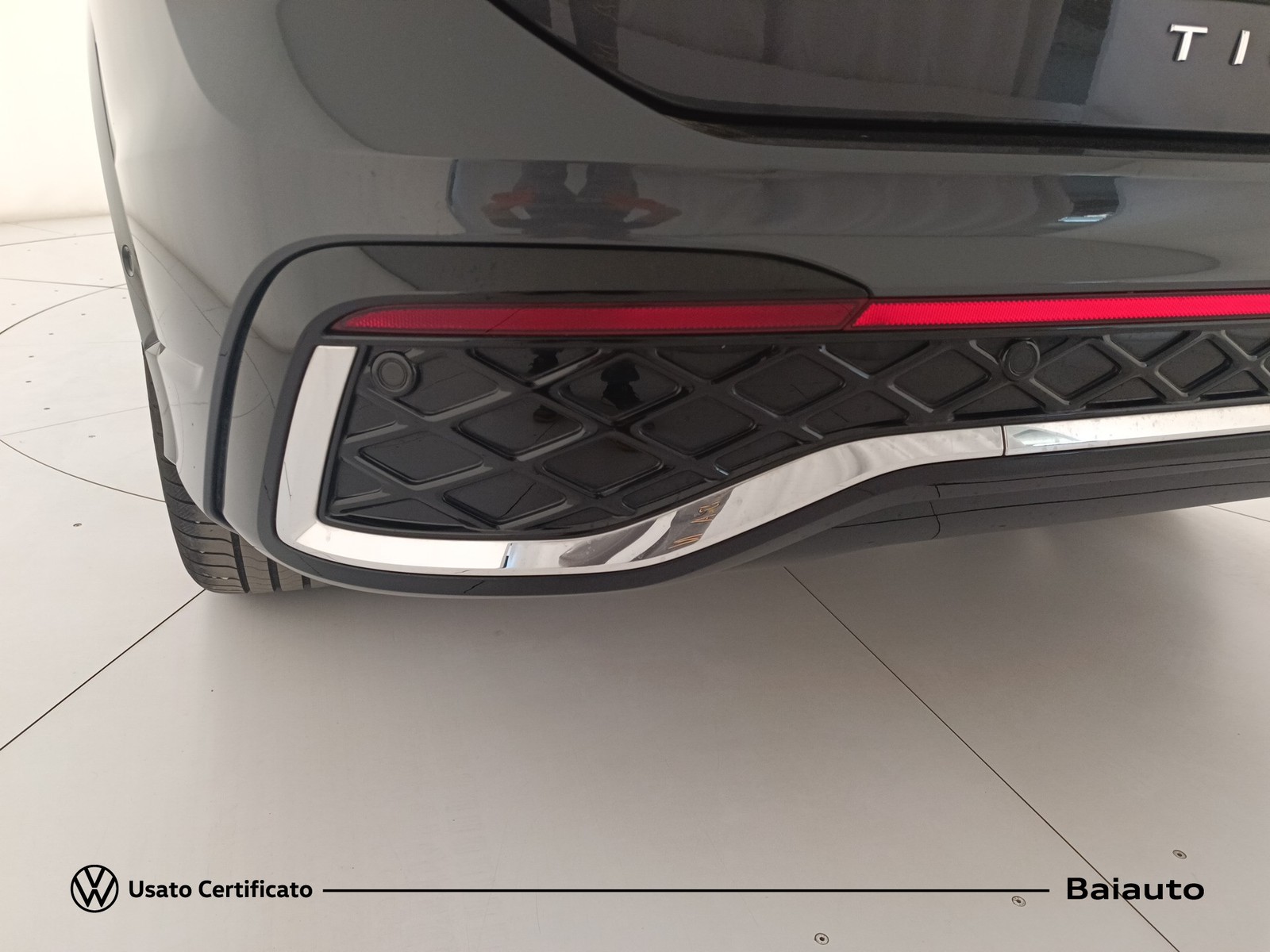 30 - Volkswagen Tiguan 2.0 tdi scr 150cv r-line dsg