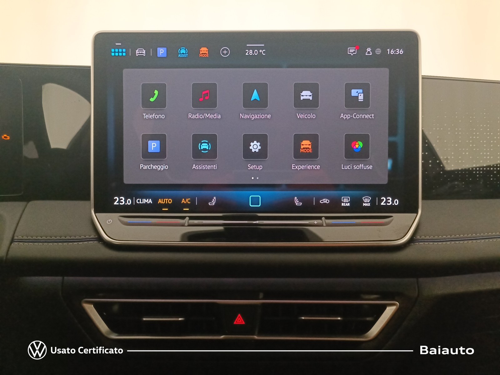 10 - Volkswagen Tiguan 2.0 tdi scr 150cv r-line dsg