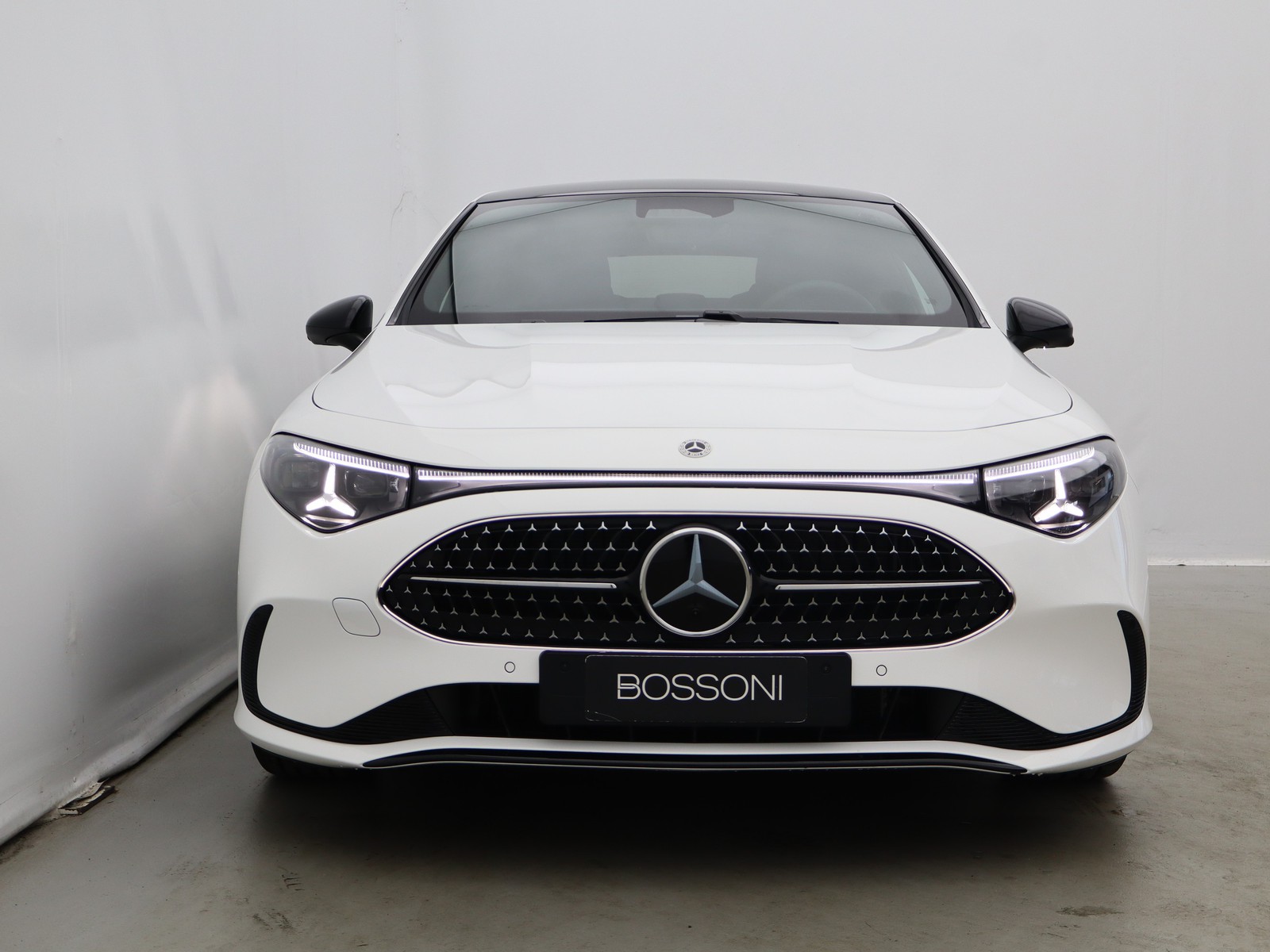 2 - Mercedes CLA 180 advanced plus auto