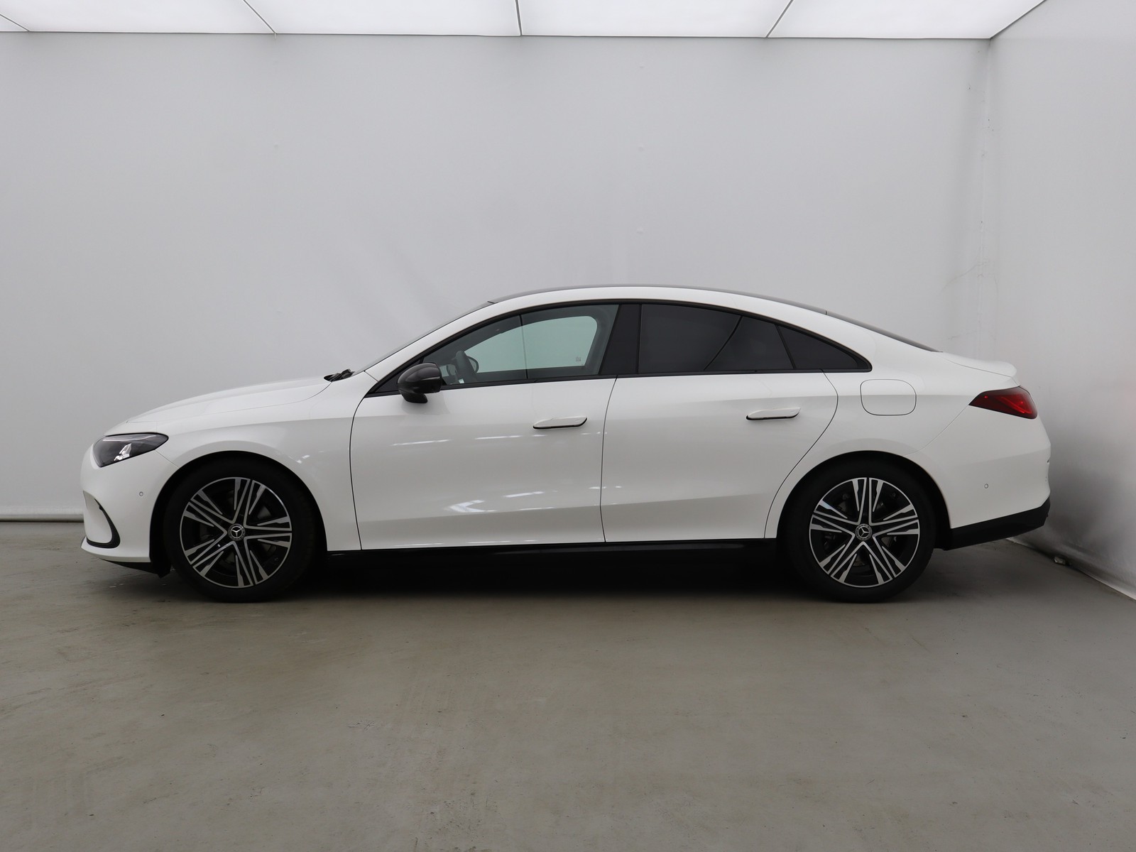 3 - Mercedes CLA 180 advanced plus auto