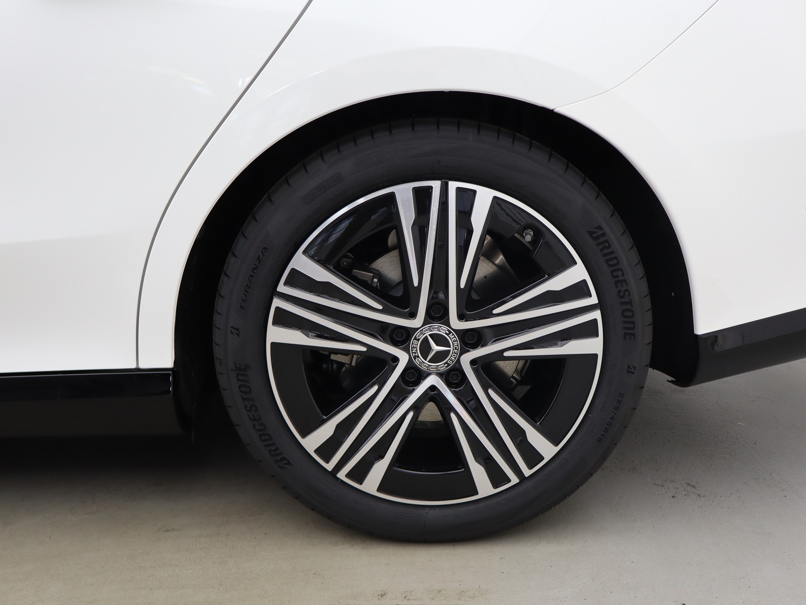 4 - Mercedes CLA 180 advanced plus auto