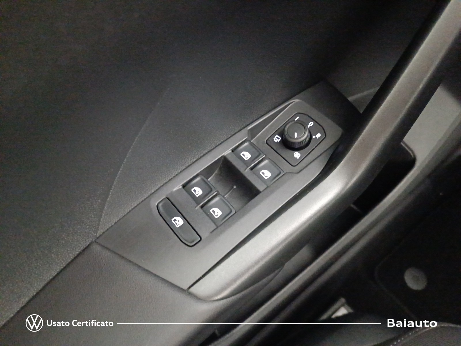 17 - Volkswagen T-Cross 1.0 tsi 95cv style