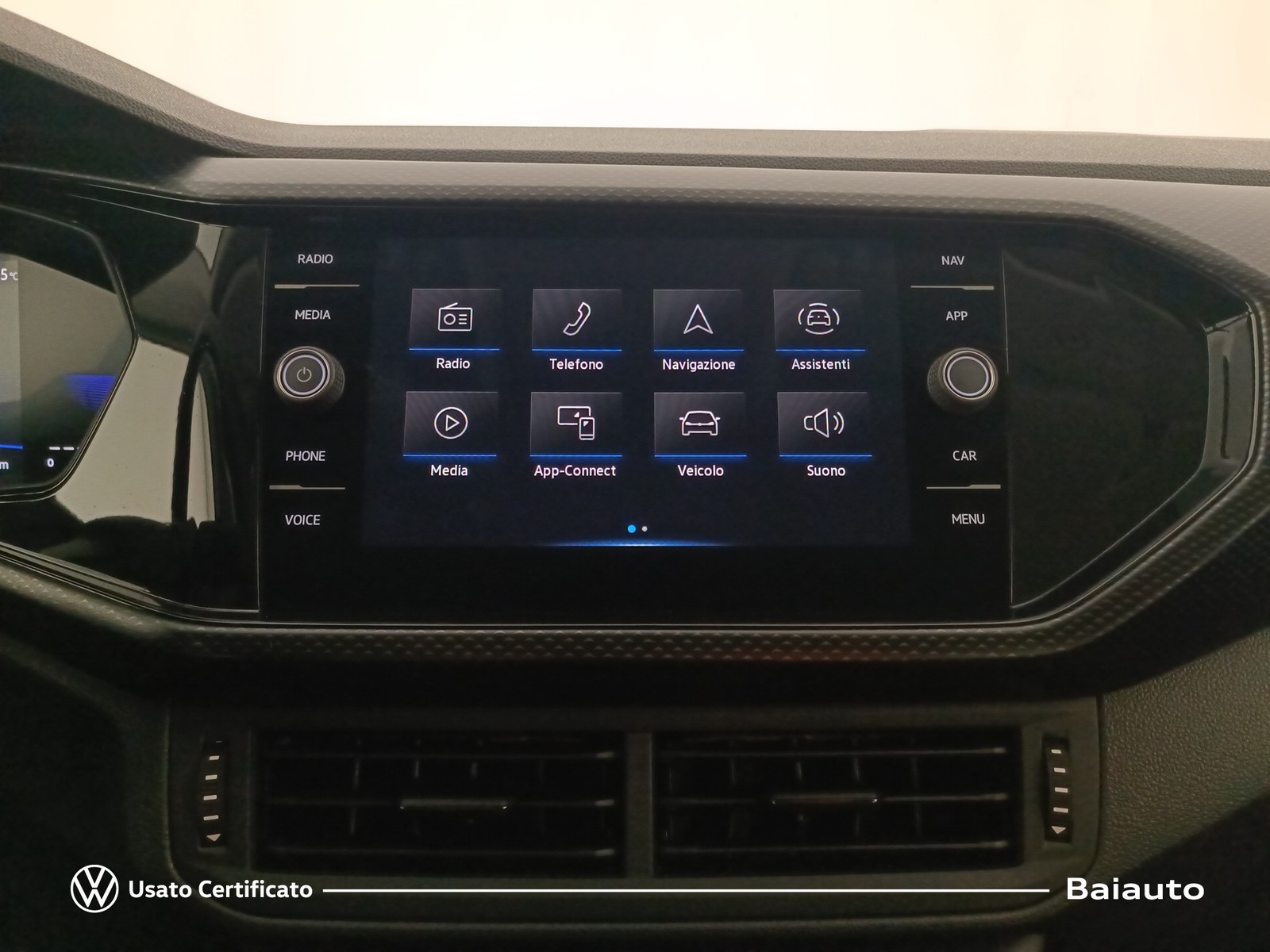 10 - Volkswagen T-Cross 1.0 tsi 95cv style