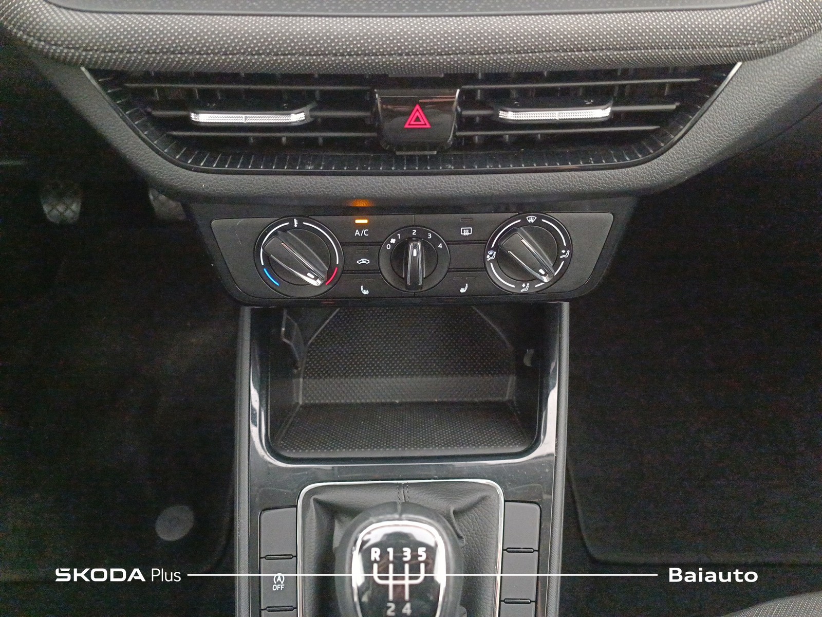 11 - Skoda Fabia 1.0 mpi 80cv 130 edition