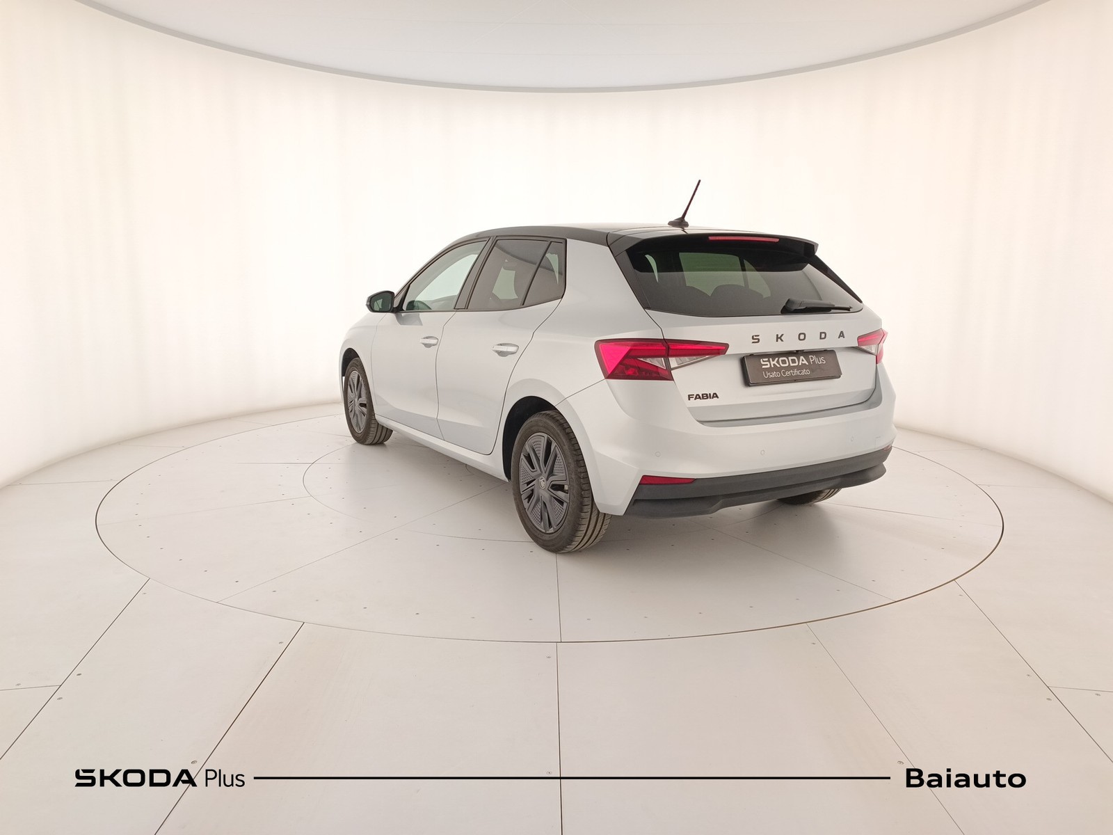 4 - Skoda Fabia 1.0 mpi 80cv 130 edition