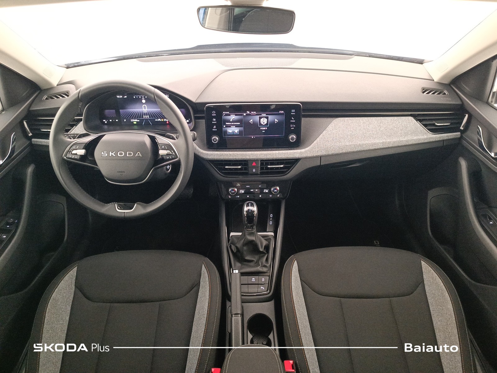 6 - Skoda Kamiq 1.0 tsi 115cv black dots dsg