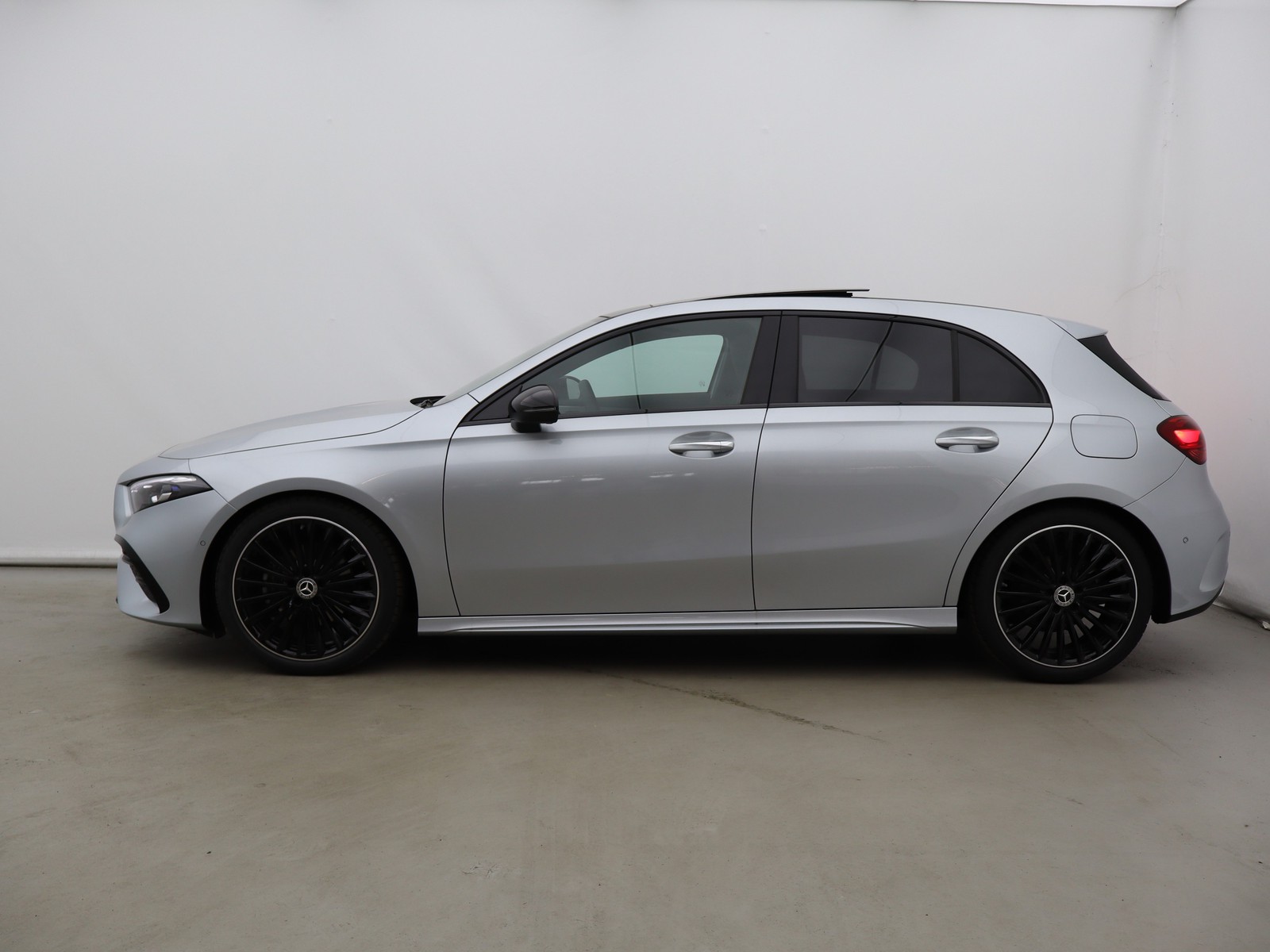 3 - Mercedes Classe A 180 d amg line premium speedshift dct amg 8g