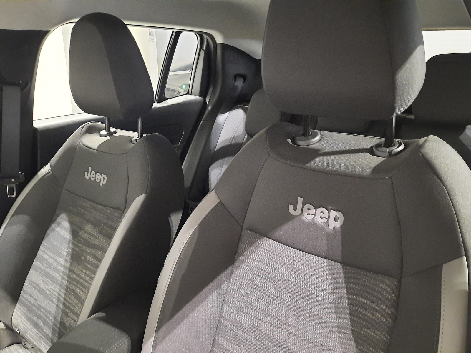 16 - Jeep Avenger 1.2 turbo 100cv longitude fwd