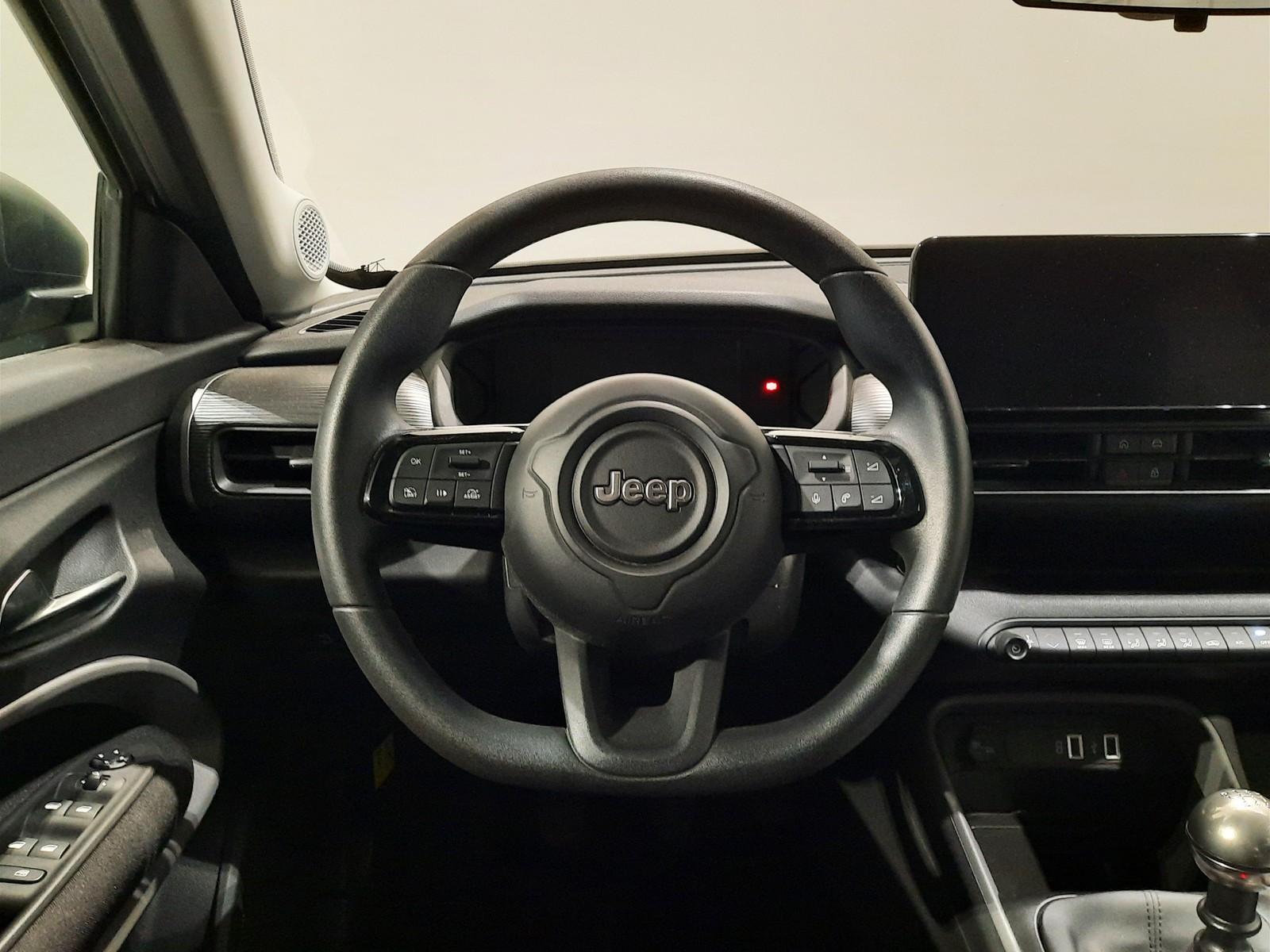 8 - Jeep Avenger 1.2 turbo 100cv longitude fwd