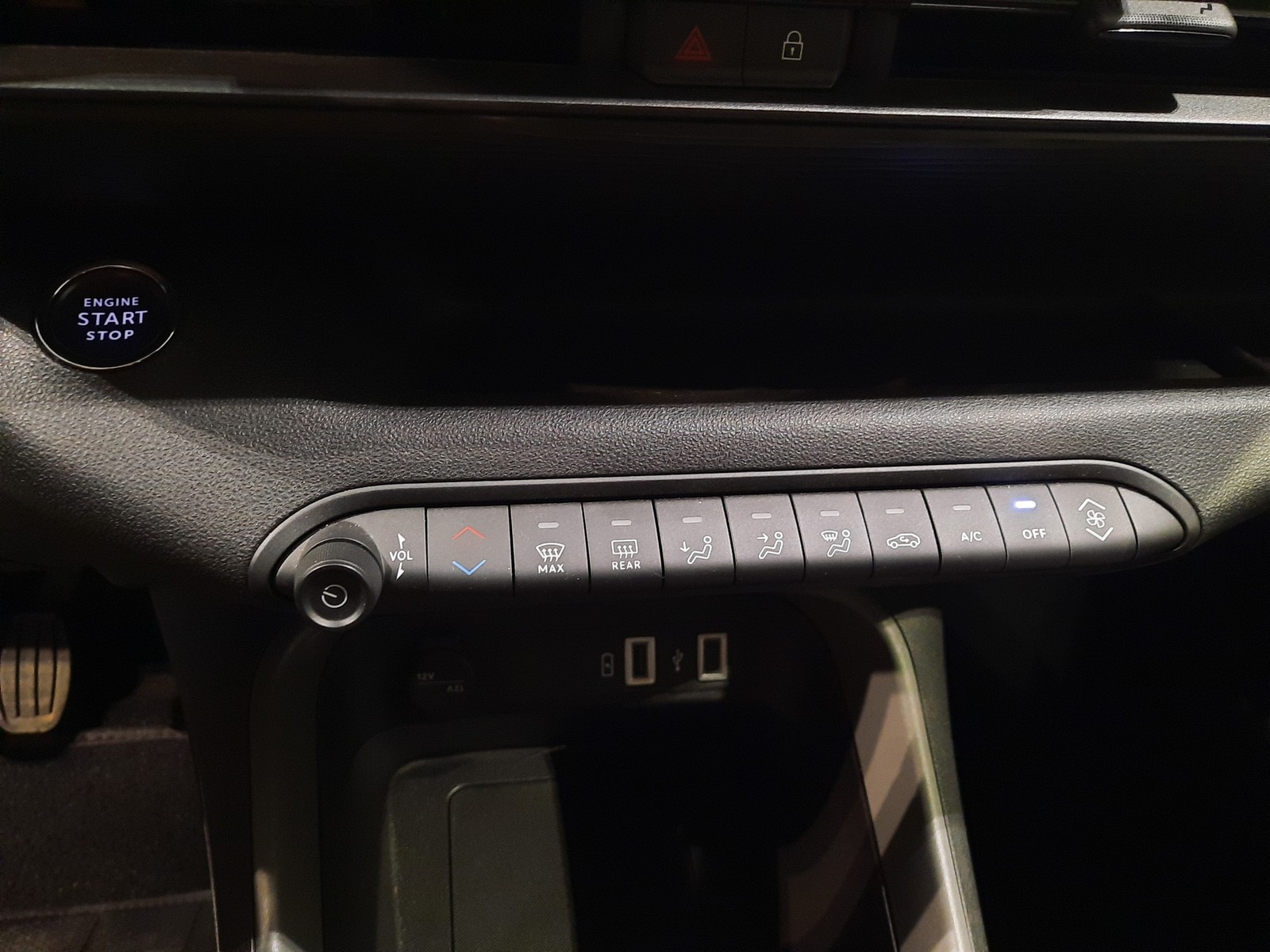 10 - Jeep Avenger 1.2 turbo 100cv longitude fwd