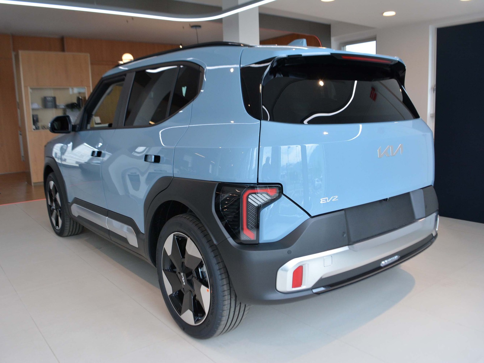 3 - Kia EV2 42,2 kwh earth obc 22kw