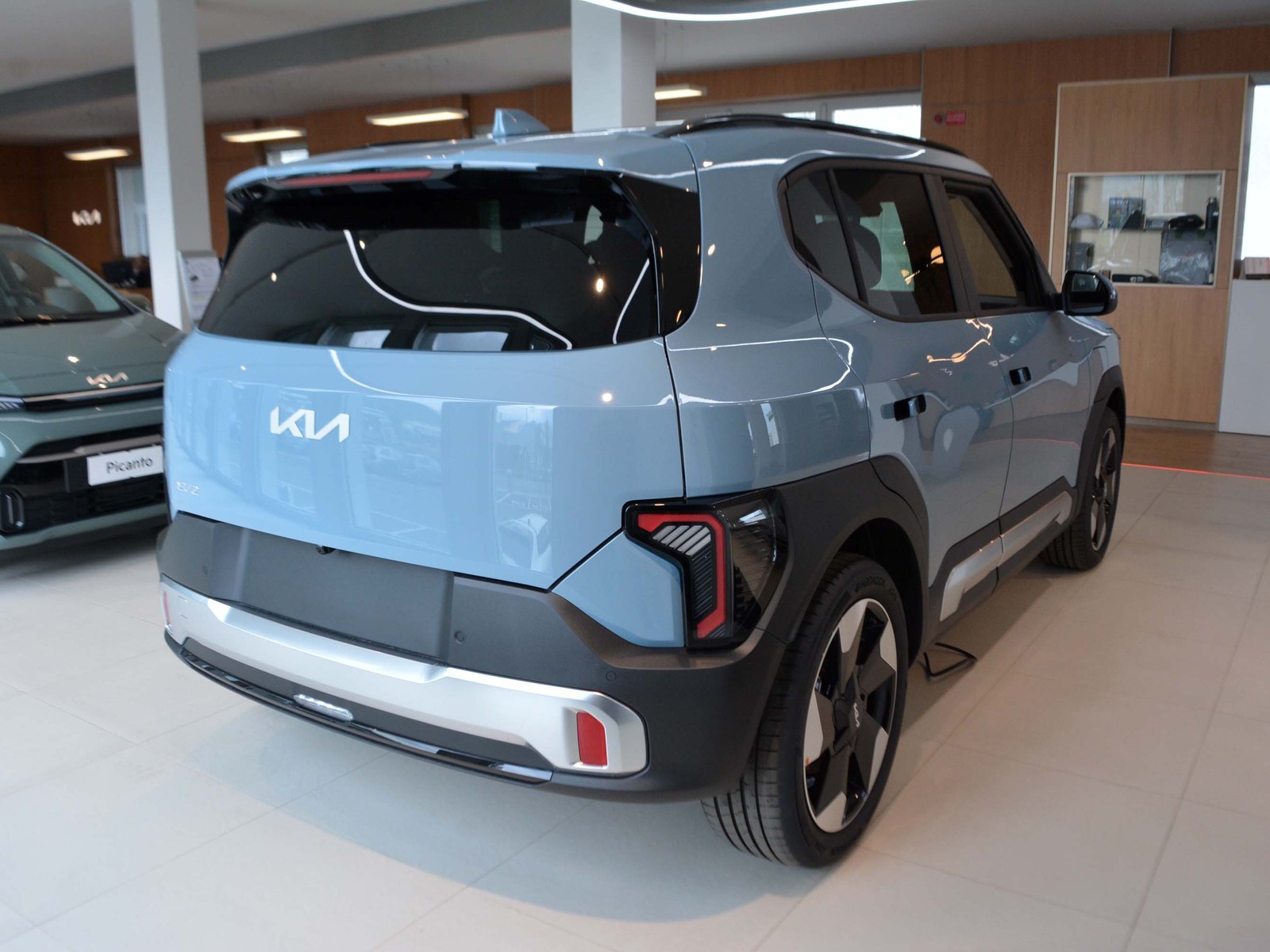 4 - Kia EV2 42,2 kwh earth obc 22kw