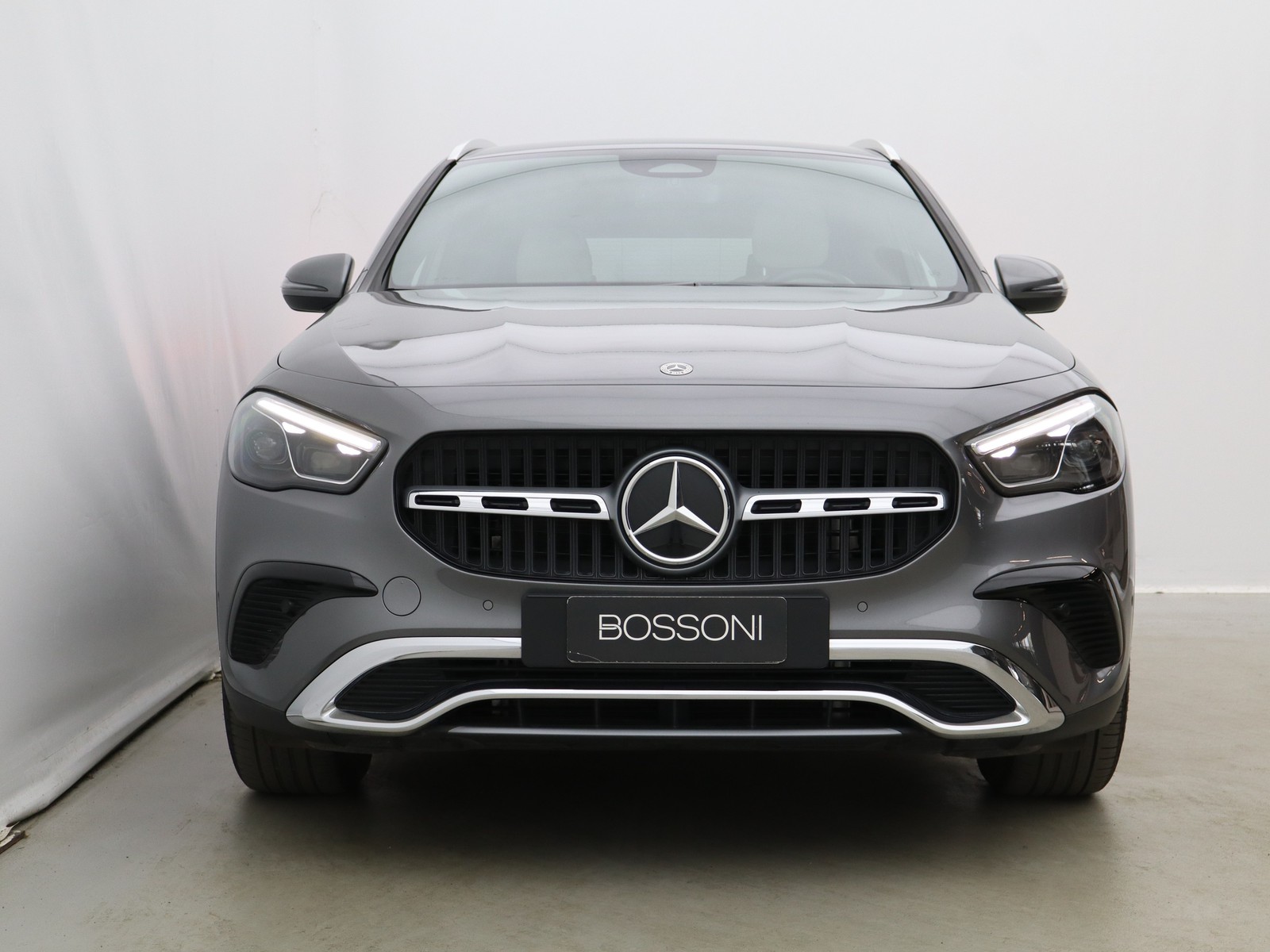 2 - Mercedes GLA 180 d progressive advanced plus 8g-dct
