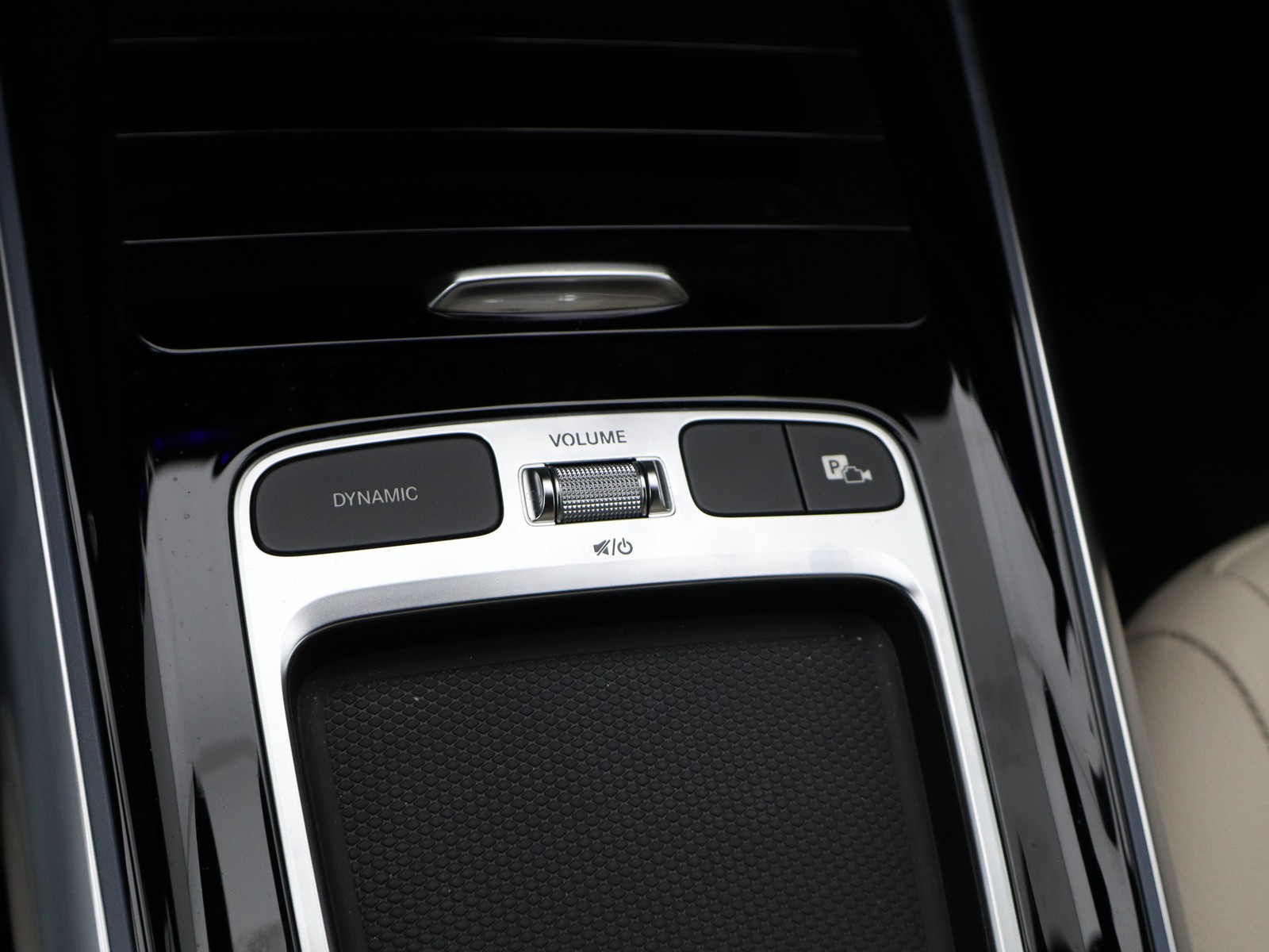 14 - Mercedes GLA 180 d progressive advanced plus 8g-dct