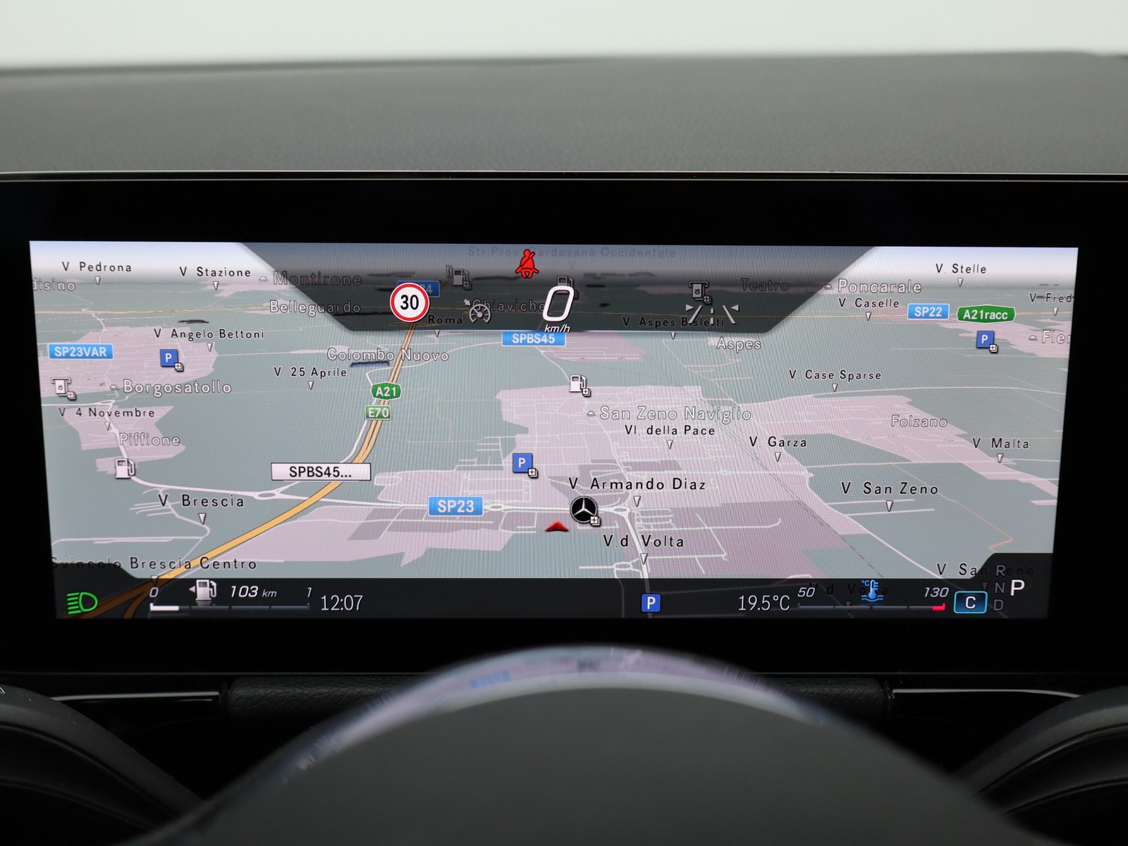 16 - Mercedes GLA 180 d progressive advanced plus 8g-dct