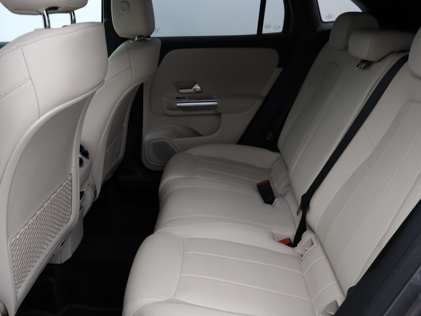 8 - Mercedes GLA 180 d progressive advanced plus 8g-dct