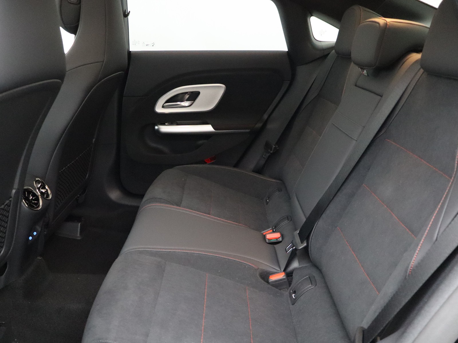 8 - Mercedes CLA 200 advanced plus auto