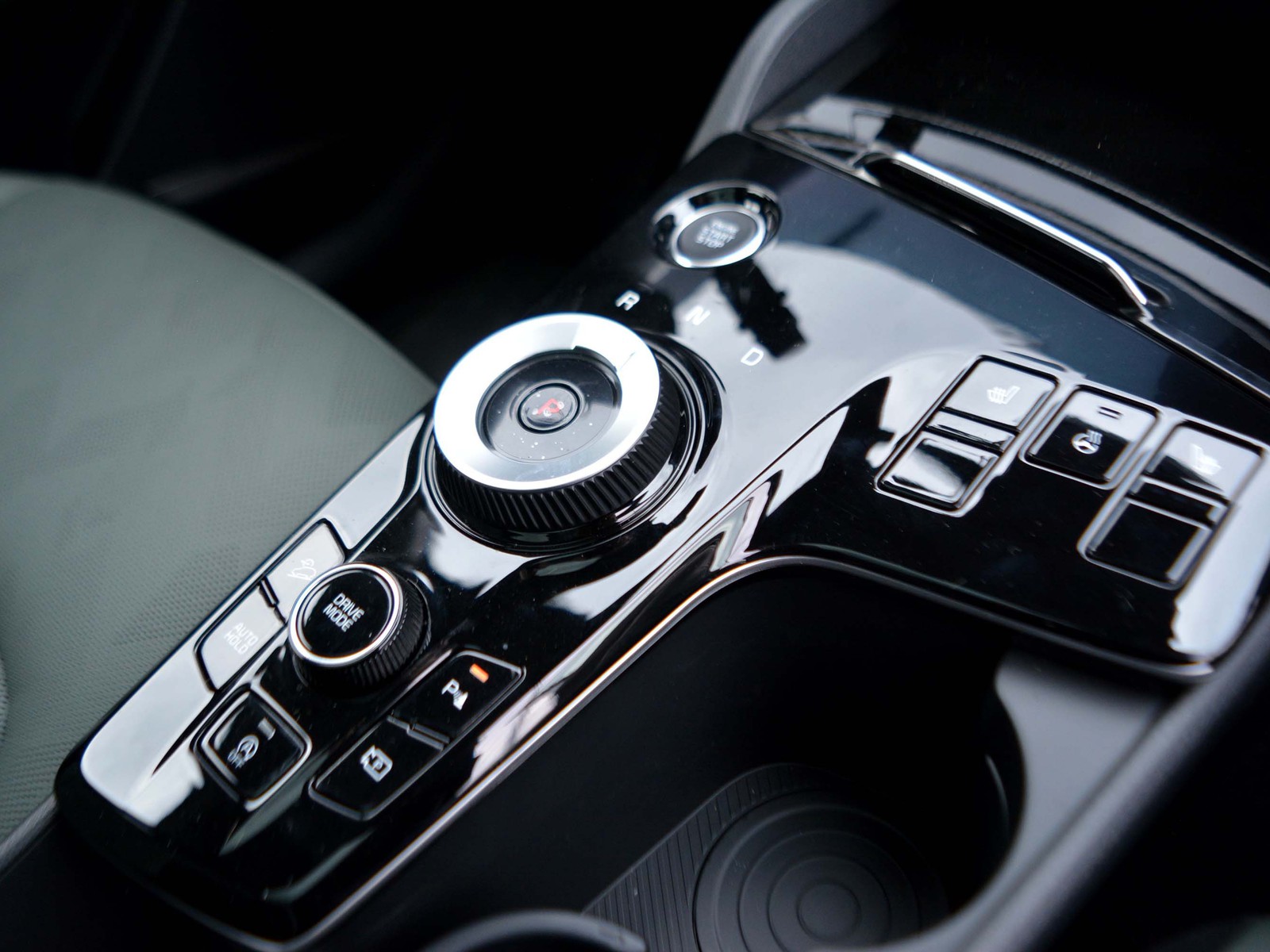 12 - Kia Sportage 1.6 t-gdi mhev 160cv special edition sunroof pack dct