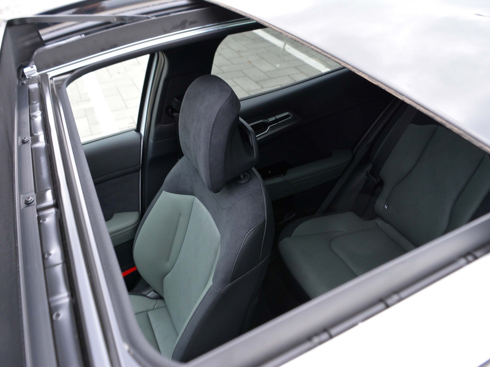 14 - Kia Sportage 1.6 t-gdi mhev 160cv special edition sunroof pack dct